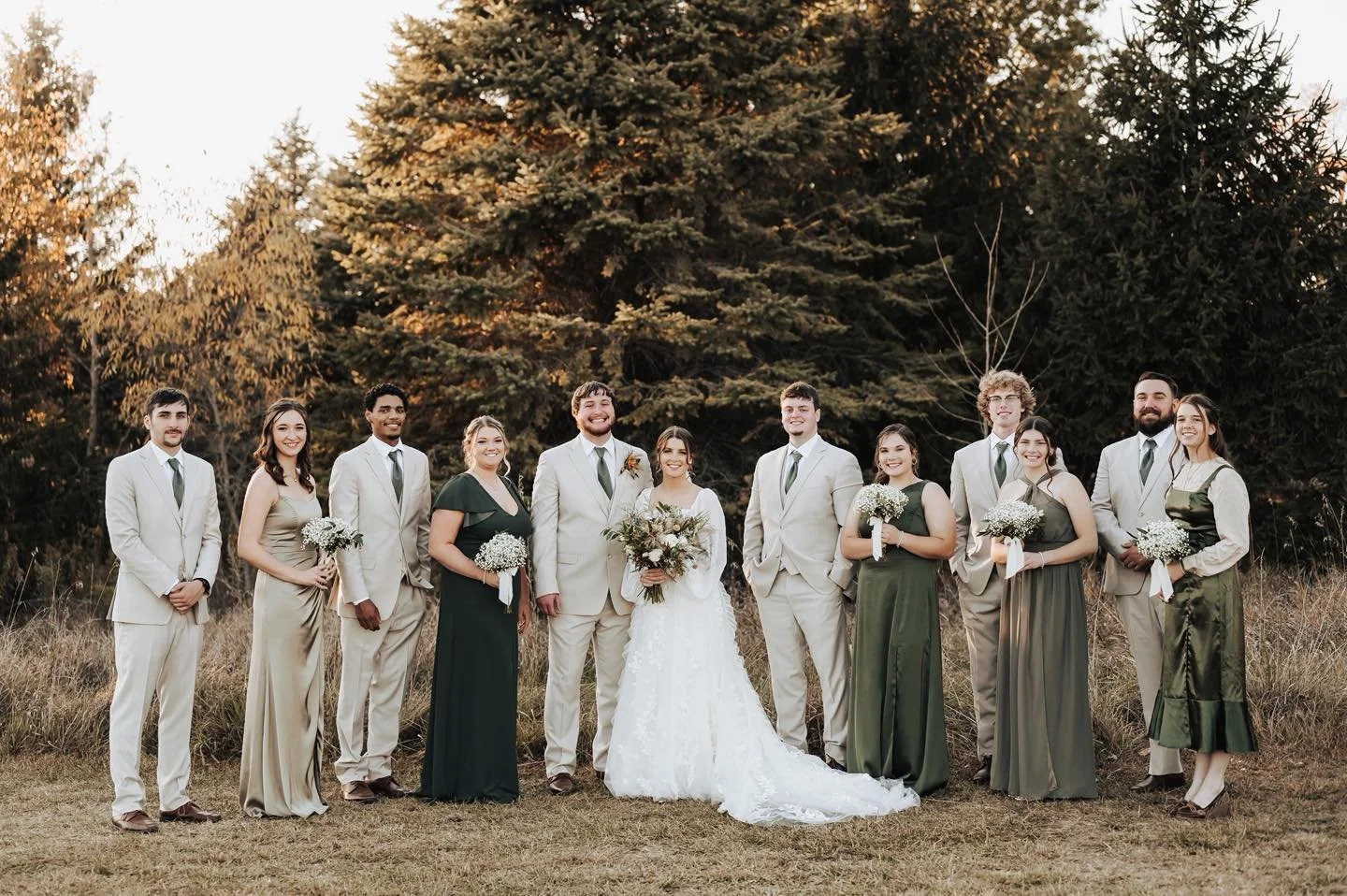 Tis the season for stunning fall florals and olive hues &mdash; We can&rsquo;t get enough of Autumn weddings at the Hesed House! 🍂

📸: @brooke_elizabeth_photography 

#EventVenue #WeddingVenue #Venuelnspiration #SpecialEvents #ElegantVenues #VenueG