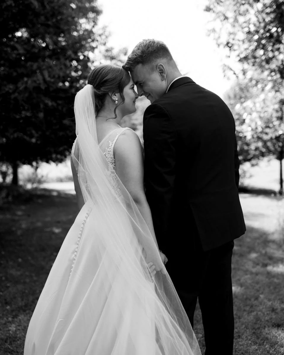 Love in classic black + white 🖤🤍

📸: @chelsea.mariephoto 

#EventVenue #WeddingVenue #Venuelnspiration #SpecialEvents #ElegantVenues #VenueGoals #WeddingDreams #RusticWeddingVenue #LuxuryWeddings #WeddingPlanning #SaylDo #Bridallnspo #WeddingVibes