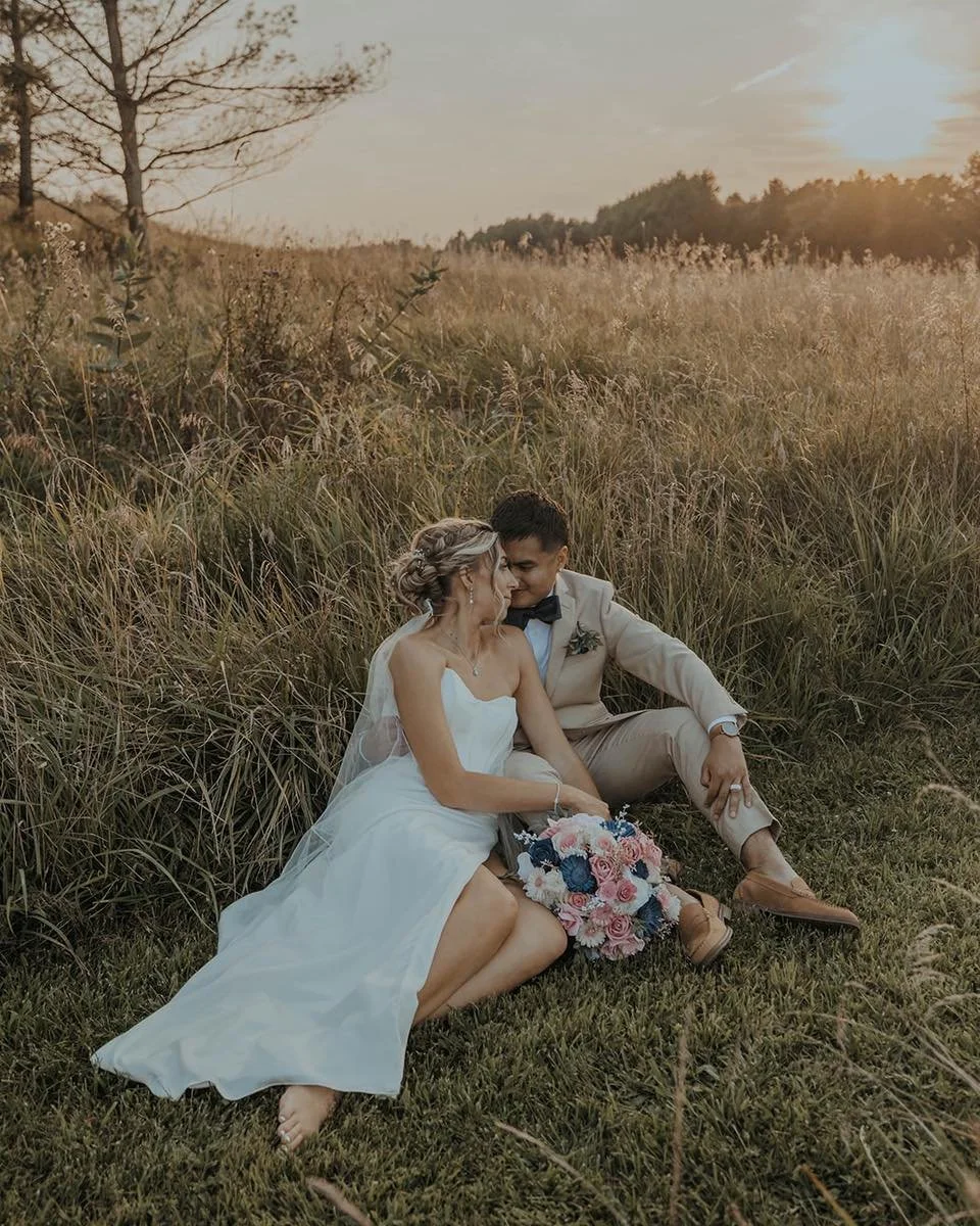 Congrats to the Henson&rsquo;s 🥂 Wishing this sweet couple the best!

📸: @bseringphotography 

#EventVenue #WeddingVenue #Venuelnspiration #SpecialEvents #ElegantVenues #VenueGoals #WeddingDreams #RusticWeddingVenue #LuxuryWeddings #WeddingPlanning