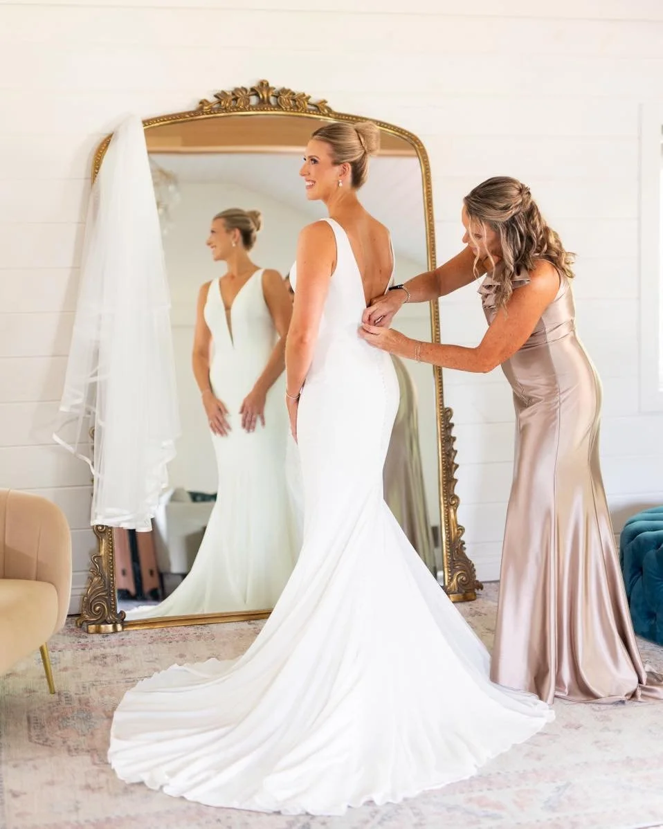 Cherishing every sweet moment of your big day + we&rsquo;re here to help! 🤍 

📸: @katespencerphotos 

#EventVenue #WeddingVenue #Venuelnspiration #SpecialEvents #ElegantVenues #VenueGoals #WeddingDreams #RusticWeddingVenue #LuxuryWeddings #WeddingP