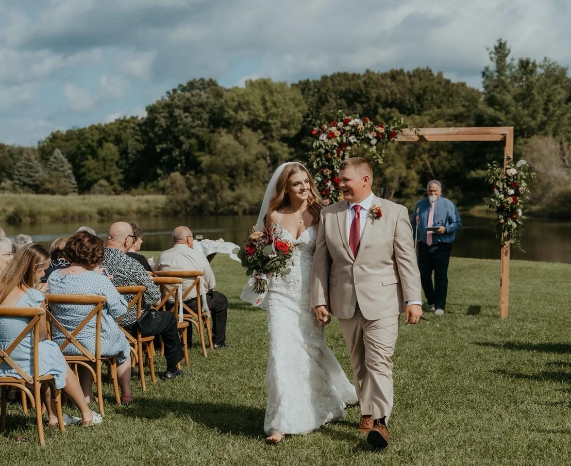 Our next feature in this series is our outdoor ceremony spaces! An outdoor ceremony is a dream of many brides and we have several beautiful and private spots on the property with stunning views and plenty of space 🍃 Reach out at the link in our bio 