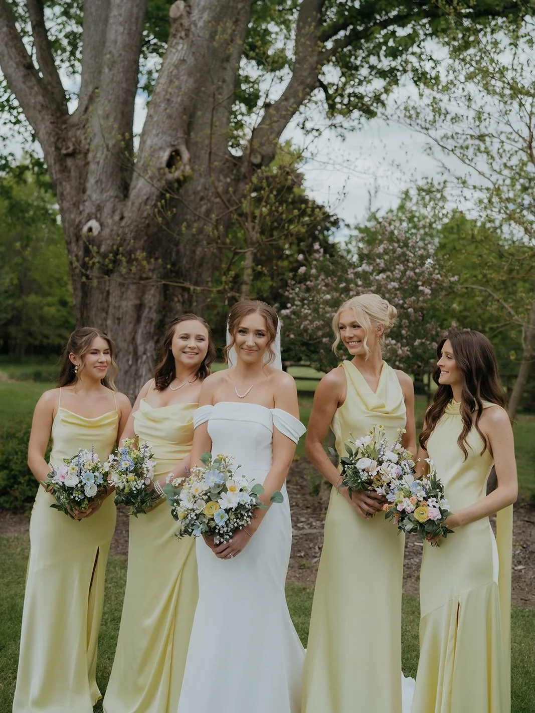 We can&rsquo;t get enough of the spring weddings and their pretty pastel palettes 💛 Congrats to these newlyweds, what a sweet day!🎊

📸: @hunternlangphoto 

#EventVenue #WeddingVenue #Venuelnspiration #SpecialEvents #ElegantVenues