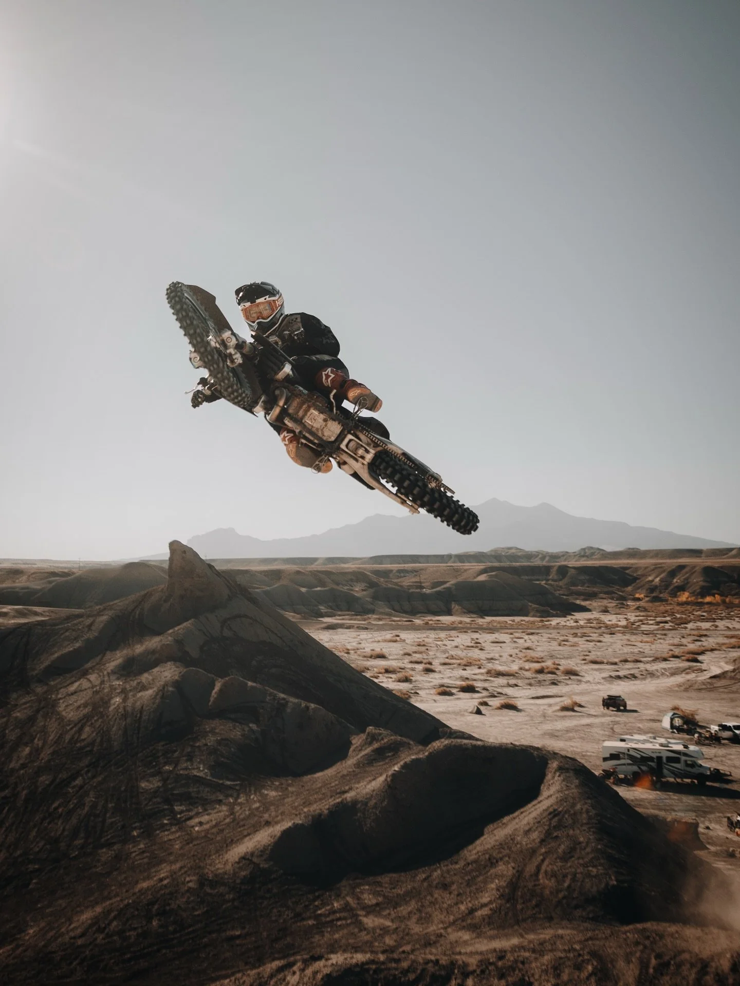 Forever dreaming of higher altitudes.

One of my favorite snaps of @braydinsenderson defying gravity as the dust was settling after last years @dusttodustadv. Is it October yet?