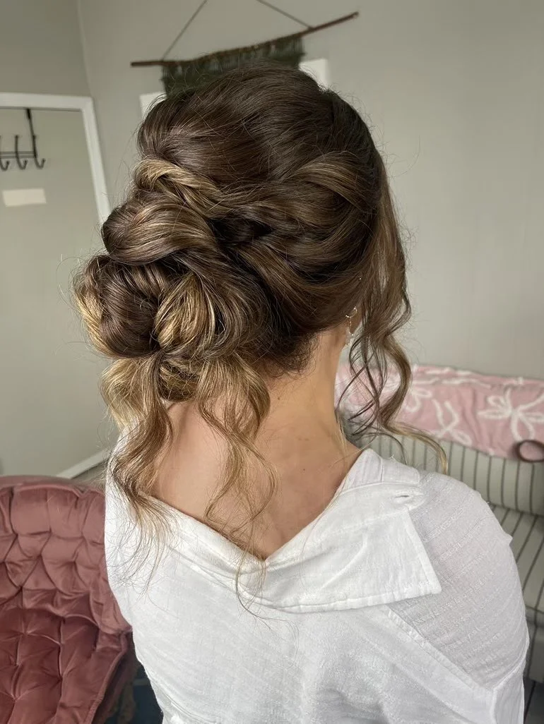 bridal-boho-bun-wedding-hair-tn