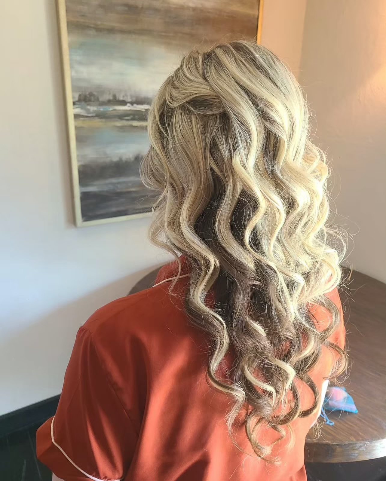 shania-simple-curl-half-up-half-down.jpg