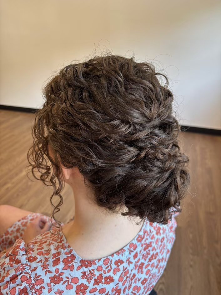 natural-texture-low-bun-updo-wedding-salon-tn