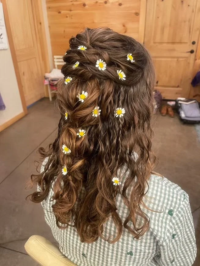 natural-texture-bridal-hairstyle-flowers-greeneville-tn