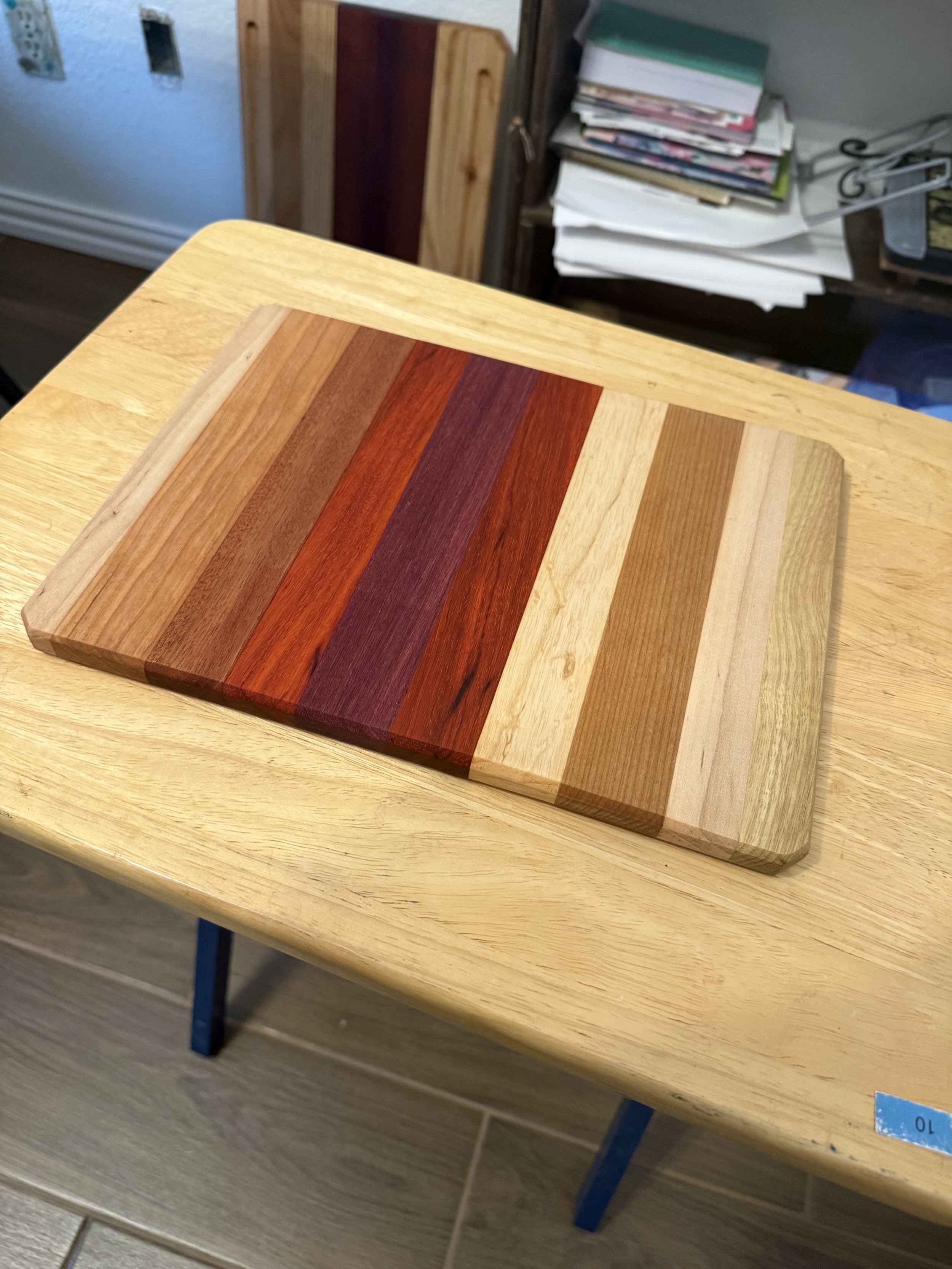 Medium Cutting Board face-grain (upcycled)
