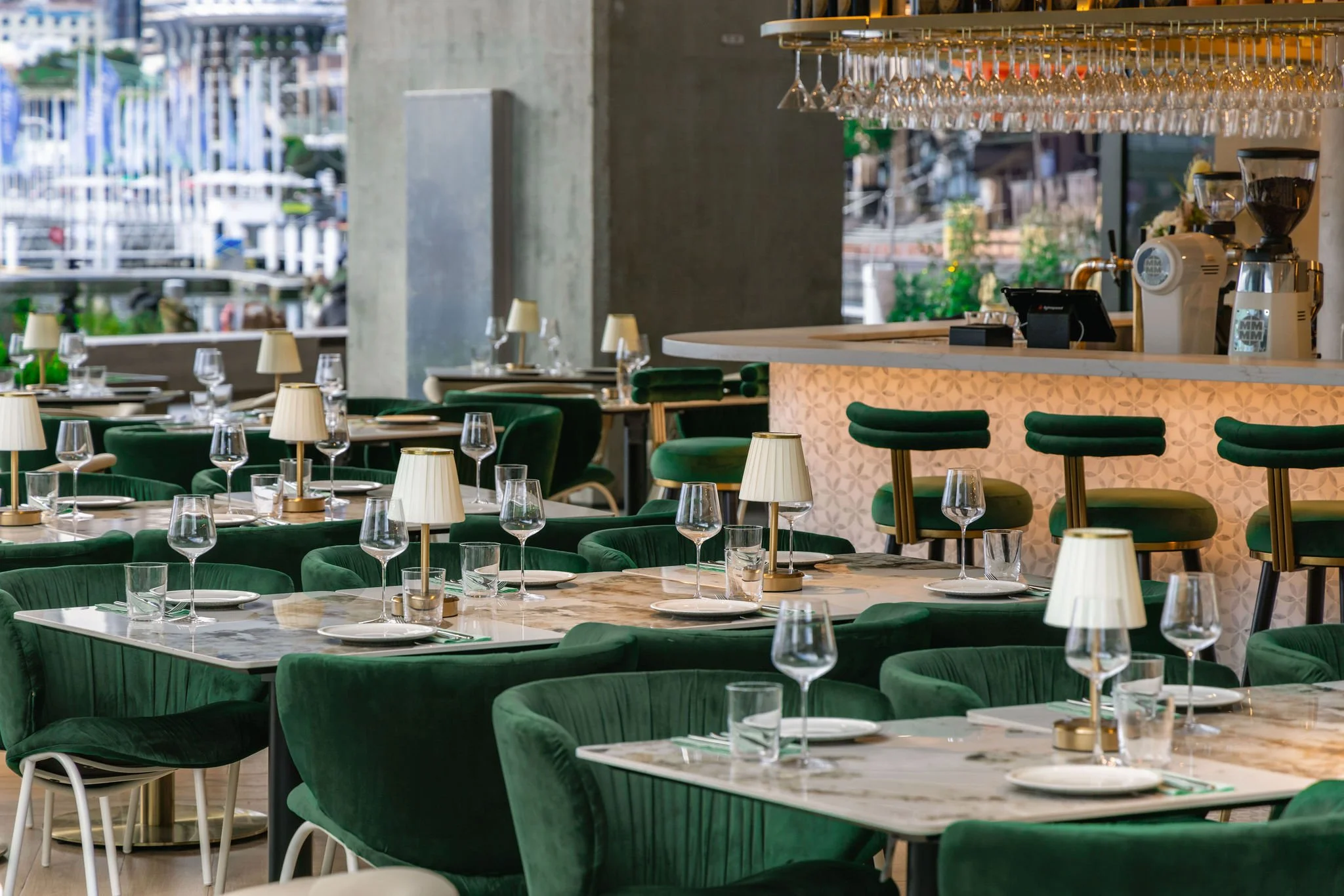 Group Dining Restaurant, Large & Small Groups with Set Menus & Exceptional Drinks in Darling Harbour, Sydney CBD