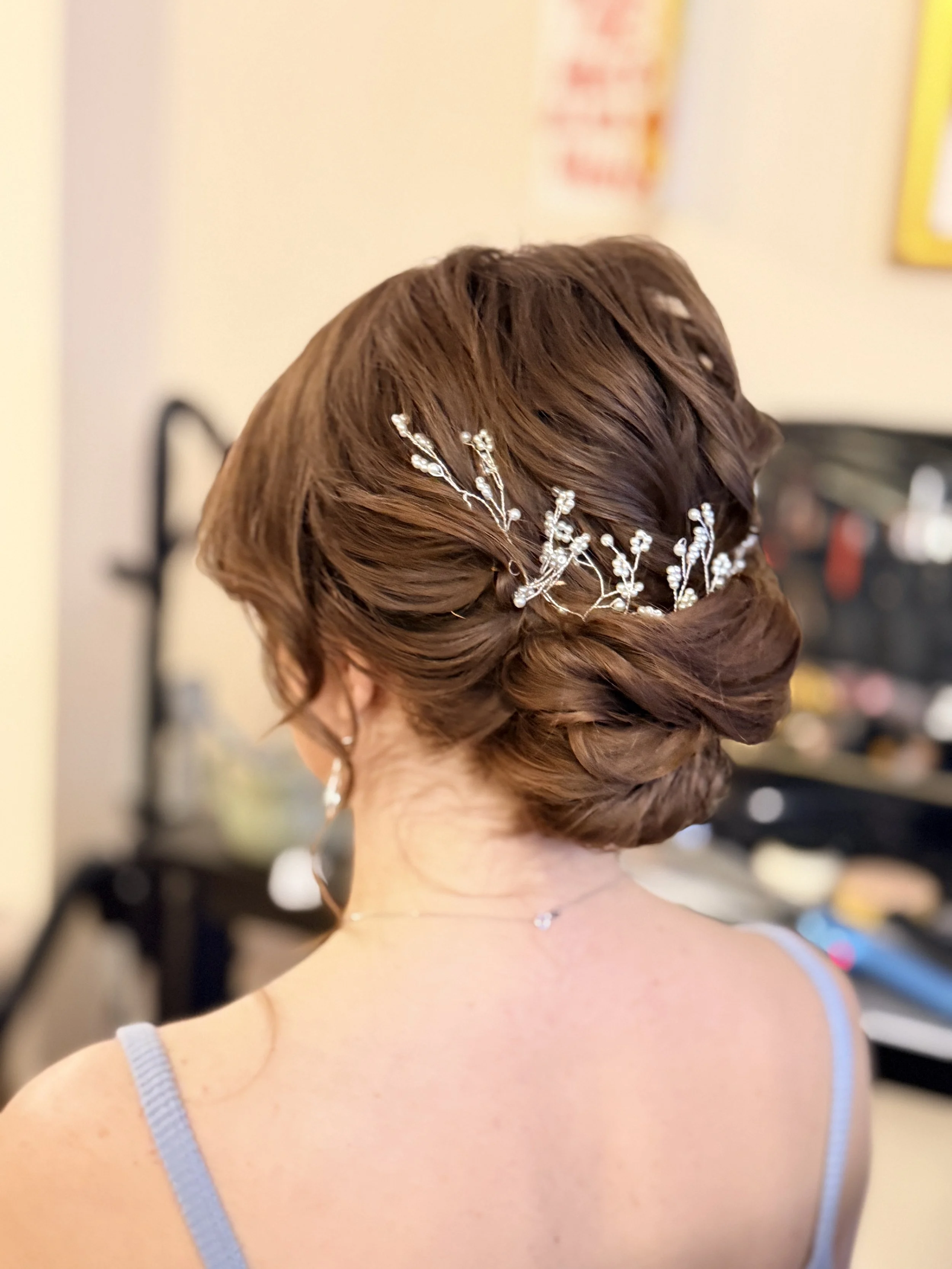 Bridal hair and event hairstyling in New York City.
Professional hairstylist for  weddings and special event in NYC