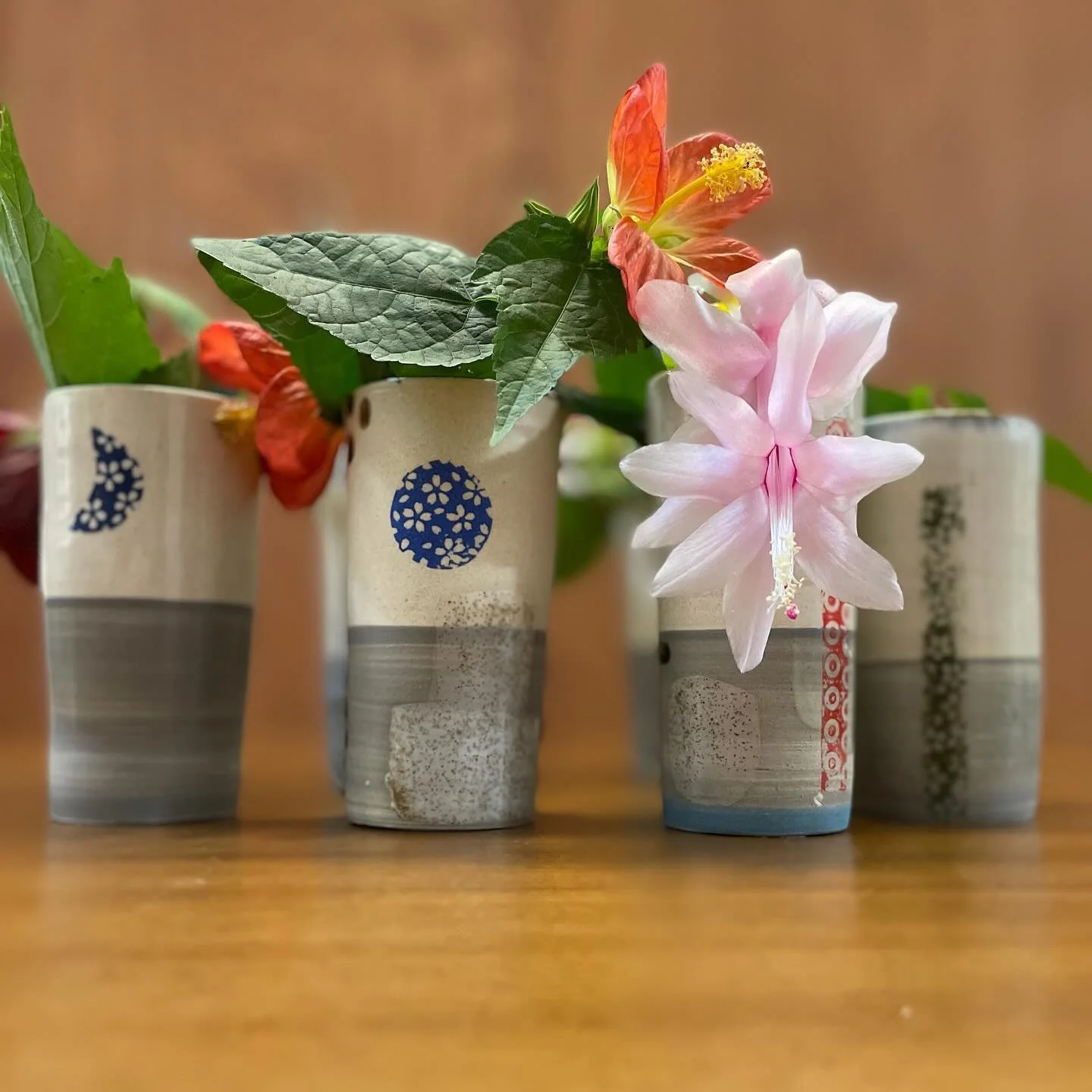 Bud vases
花瓶
כלי פרחים