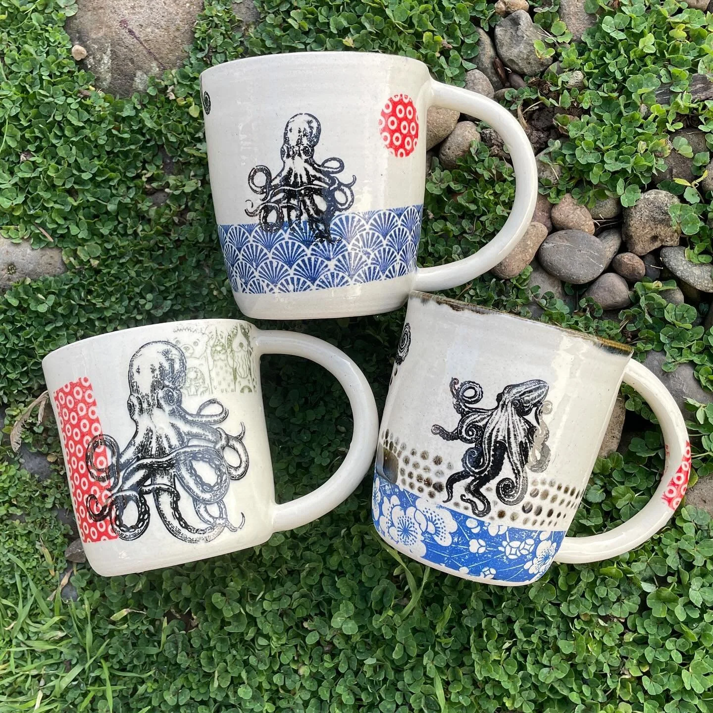 Tako and niwatori mugs! 

Open studio this weekend, 
12/16-12/17, 12-4pm
7222 SE Rural St