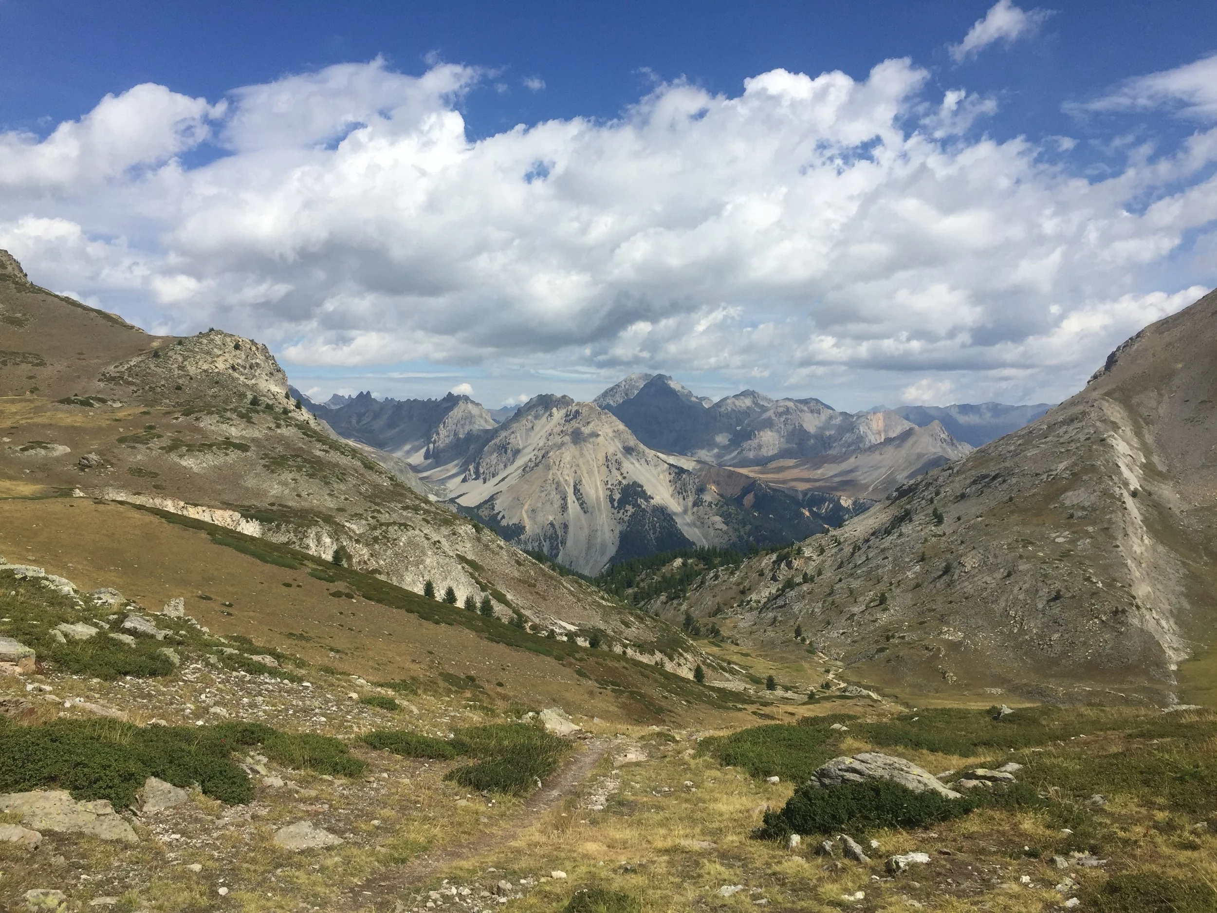 Vue sur la Clarée depuis le col de l'Oule dans les Hautes Alpes