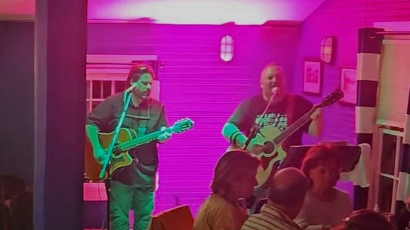 Live Music - Johnny Mo & Friends 