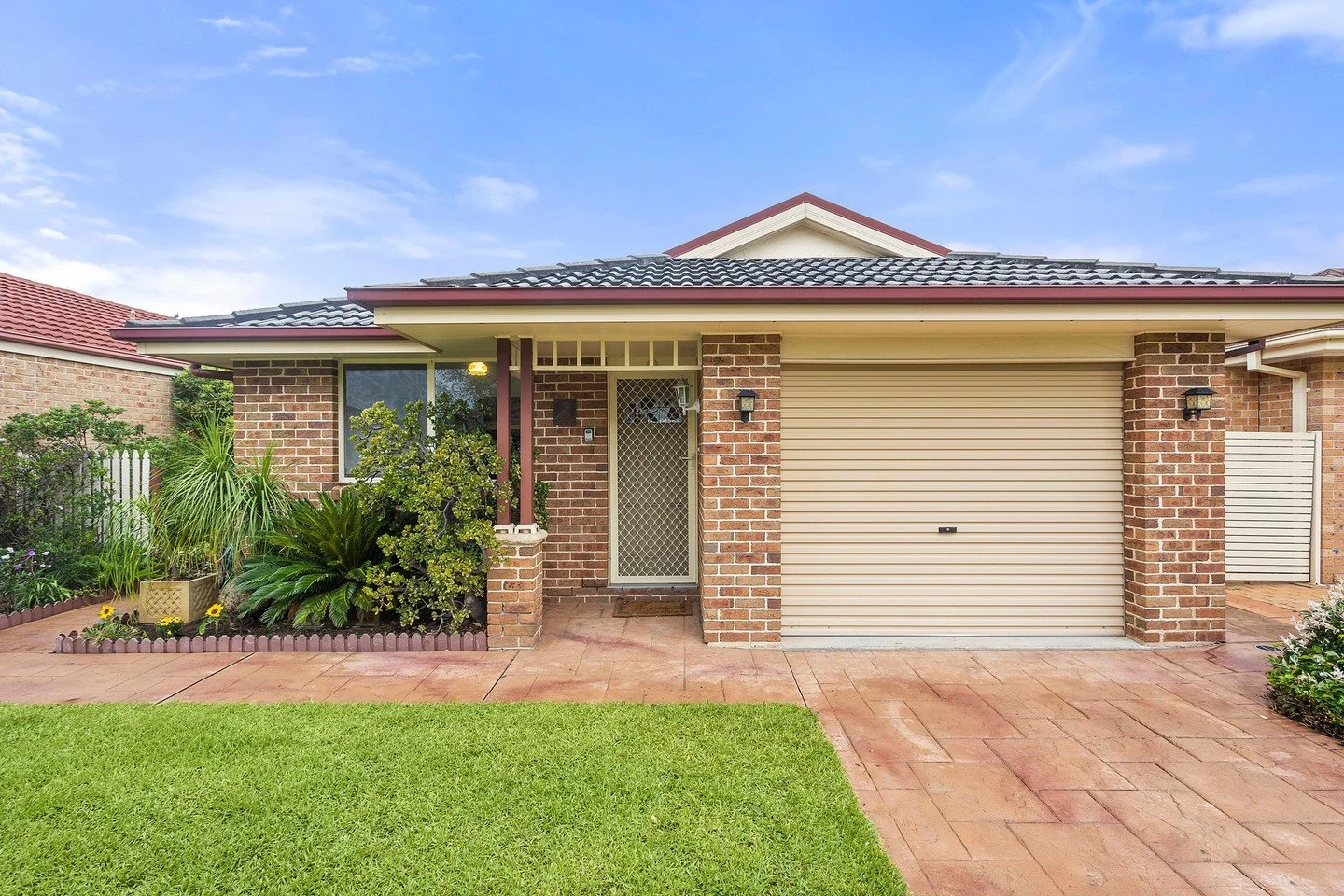 For Sale | 40 Sanderson Road, Kanahooka 
Price Guide $840,000
2 Bed | 1 Bath | 1 Car 

Perfectly positioned in the peaceful Forest Grove Estate, this well-loved home offers the ideal blend of comfort, convenience and community. Set on a low maintenan