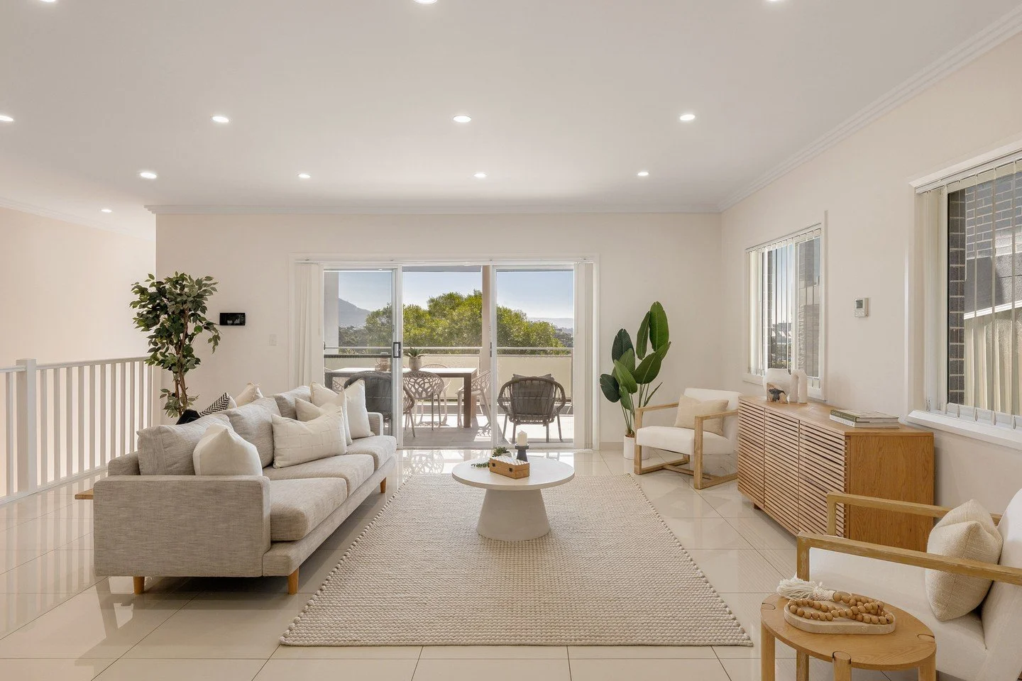 Just Listed | 91B Whimbrel Avenue, Lake Heights 
Price Guide $900,000 - $990,000
4 Bed | 2 Bath | 2 Car 

Privately positioned, this torrens title duplex delivers a low maintenance lifestyle in a peaceful Lake Heights setting, just moments from local