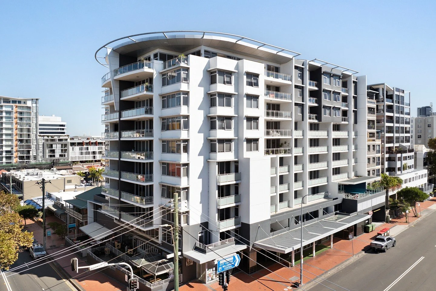 For Sale | 415 &amp; 416/19 Market Street, Wollongong 
Price Guide $600,000 - $650,000
2 Bed | 2 Bath | 1 Car 

Positioned in the heart of Wollongong CBD, this unique offering comprises two adjoining one bedroom serviced apartments within the Adina H