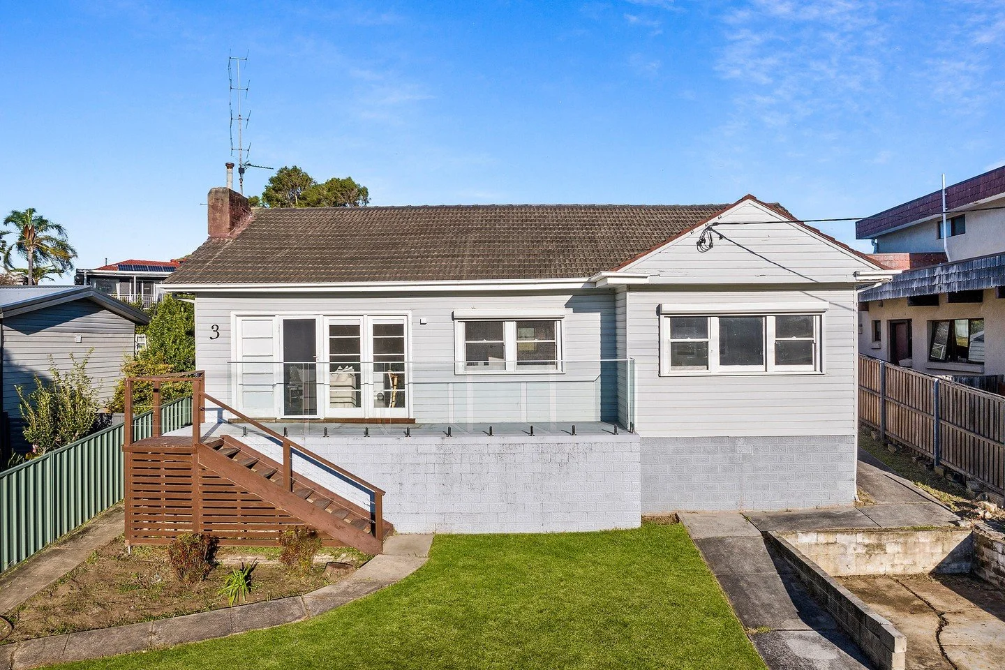 Just Listed | 3 Avondale Road, Dapto 
Price guide $850,000
4 Bed | 1 Bath 

Blending the character and warmth of yesteryear with the comforts of modern living, this beautifully renovated four-bedroom home presents an outstanding opportunity for famil