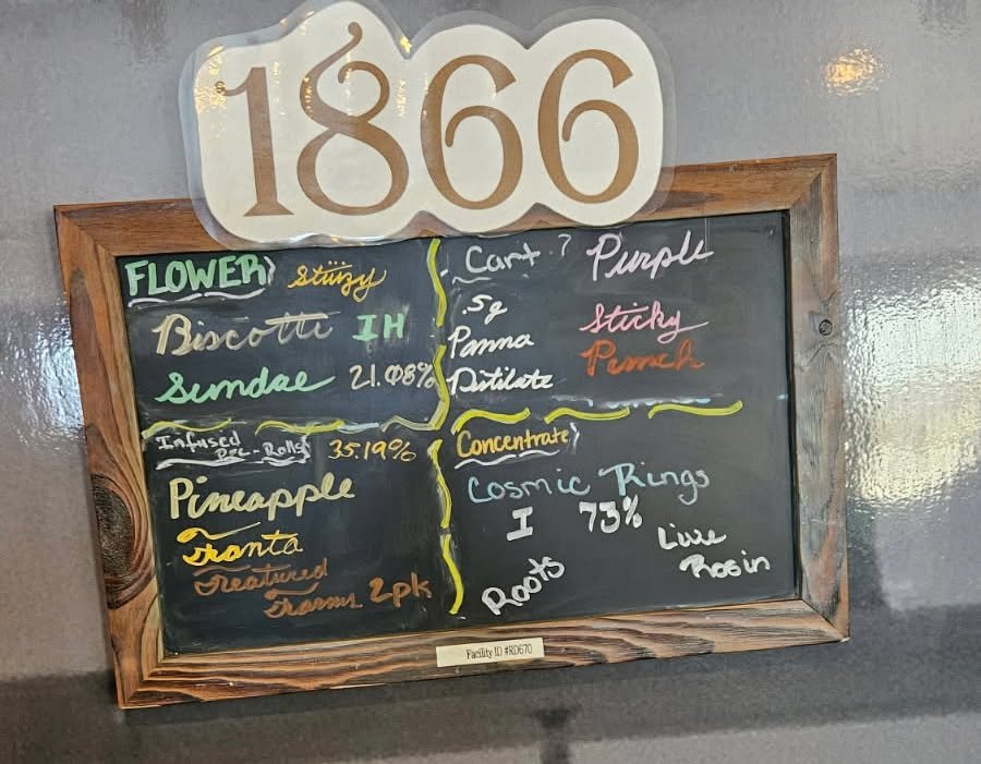 It's Fresh Drop Friday AND Spring Sale Eve! Check out the Famous Board for this week's in-store specials (doubly special on Fridays!). See you at the Gold Leaf! #thegoldleafwinnemucca #thegoldleaf #thegoldleafnv #ThegoldleafNevada #Winnemucca #freshd