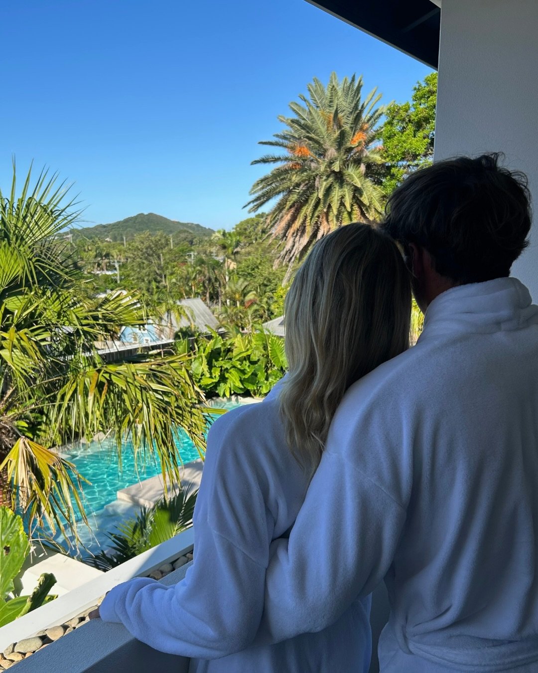 Robes, a cheese board for two, and the quiet of an autumn afternoon. There is no rush here, just the space to indulge in the moment and each other.

Book your autumn escape through the link in our bio.