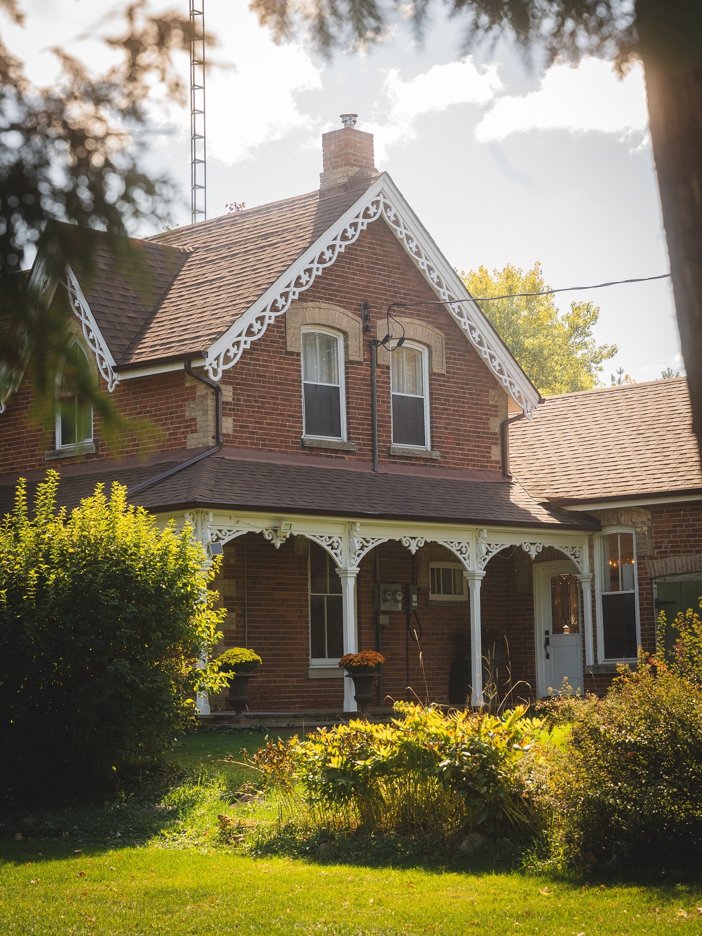 Are you someone who&rsquo;s dreamed about moving to a farm &mdash; not too close, but not too far away?

This is a place where mornings begin with golden light over open fields, and evenings end with the quiet hum of nature instead of traffic. It&rsq