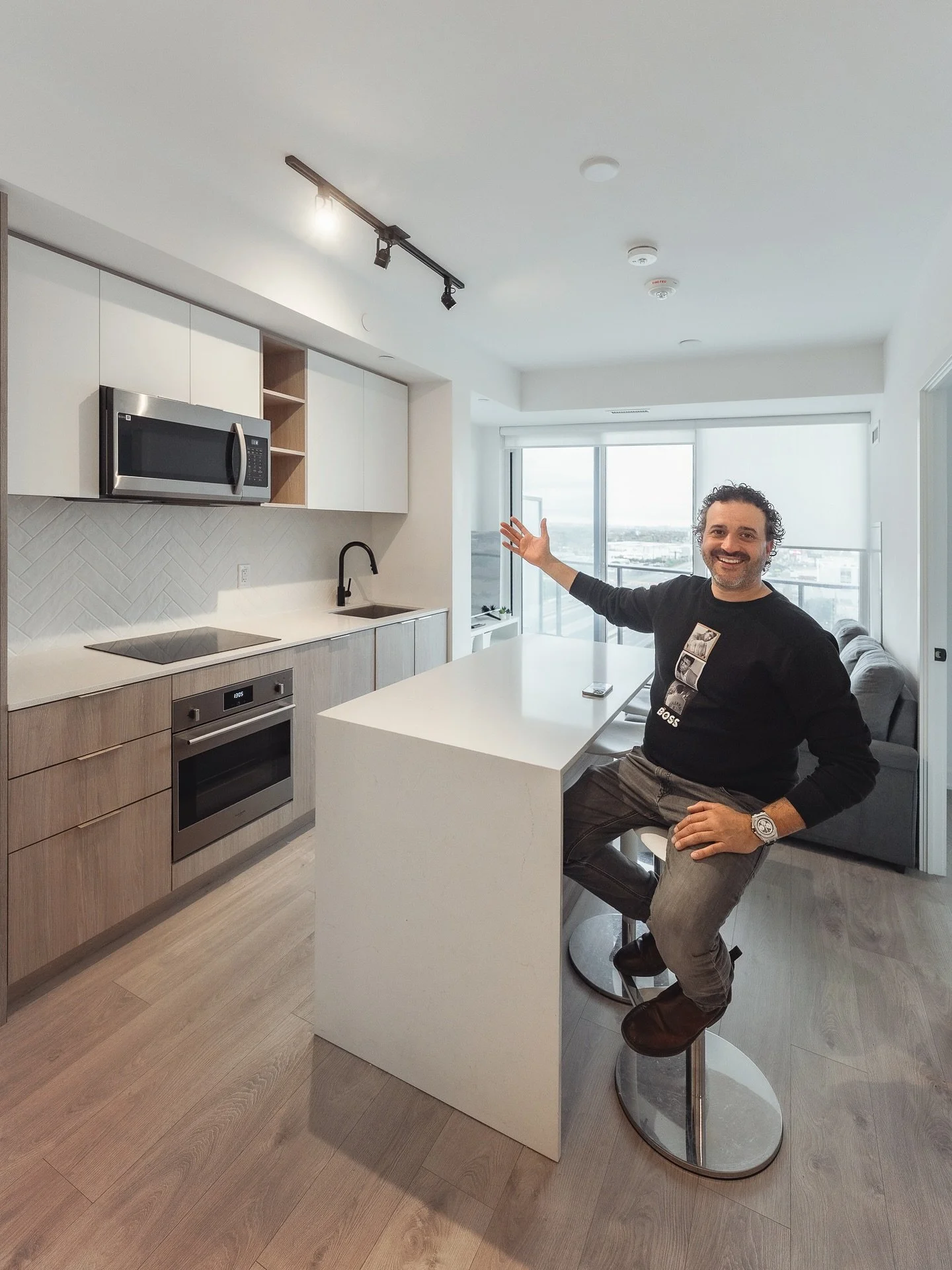 Here's @mikecipolloner showing off our latest listing like he built it himself.

Suite 1402 at Thirty Six Zorra delivers bright design, clean finishes, and that west-facing light everyone&rsquo;s after.

Prism Realty Group
Guiding You to Brighter Pos