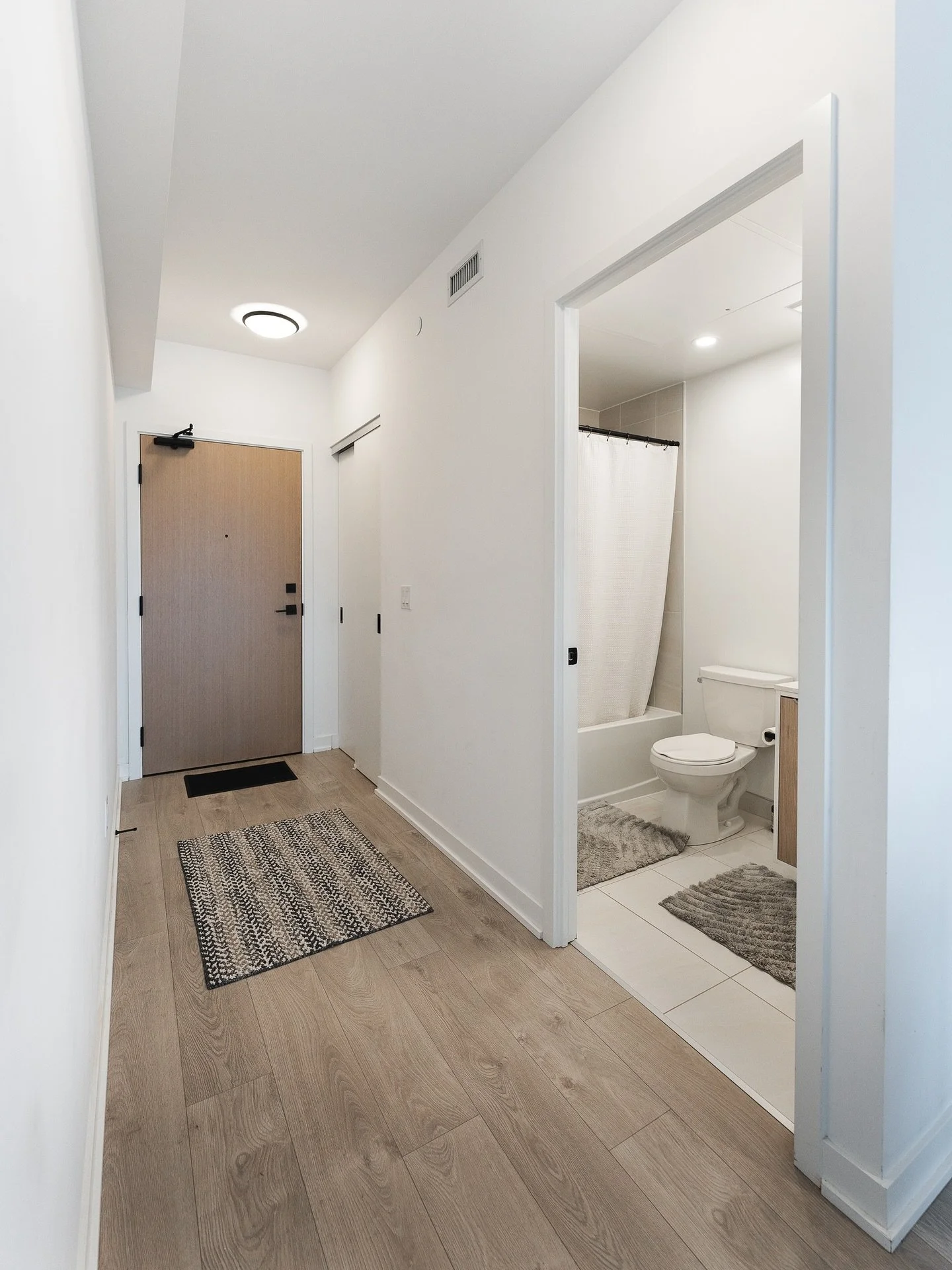 Welcome to&nbsp;Suite 1402 at Thirty Six Zorra!

A 1-bedroom + den condo that balances comfort, function, and skyline views. Enjoy golden-hour sunsets from your 105 sq ft balcony, a bright west-facing layout, and a kitchen that actually inspires cook