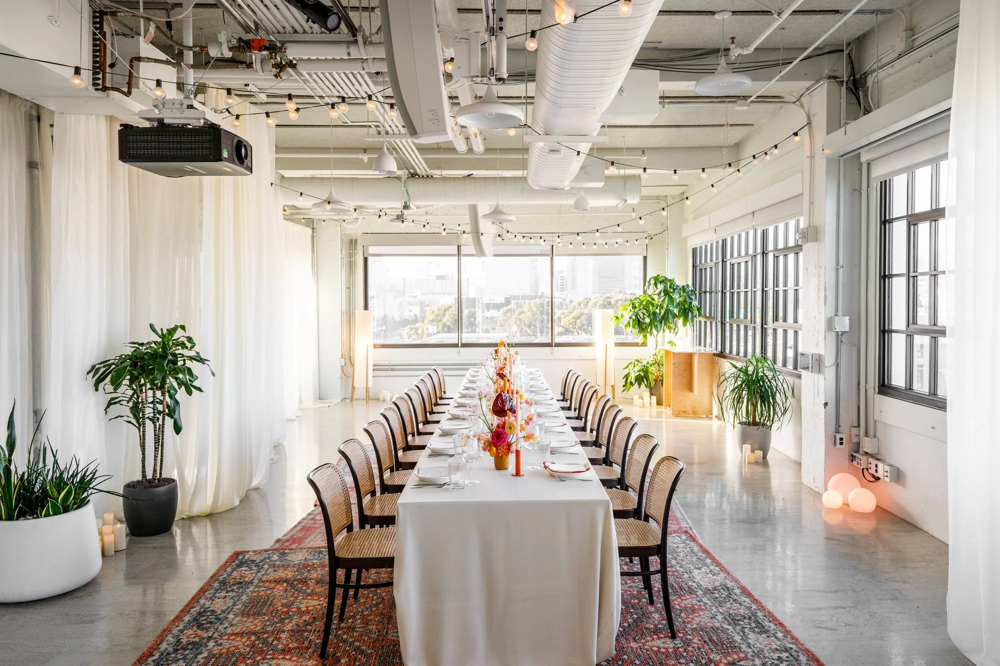 24_Airbnb_eTeam Dinner-16.jpg