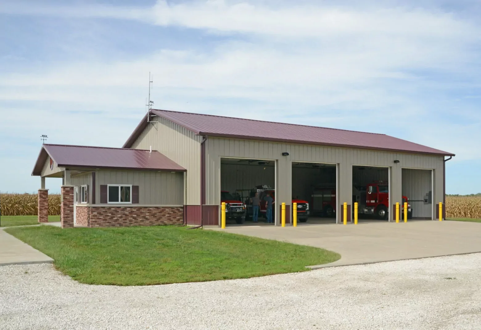 Custom pole building