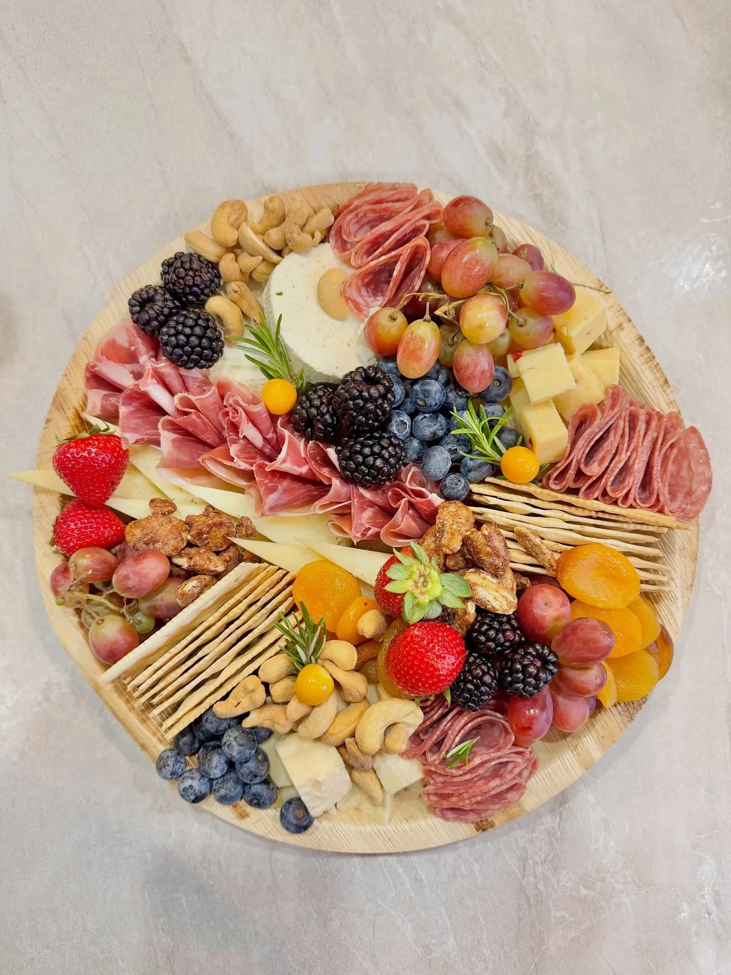 The ultimate girls&rsquo; day essential: charcuterie on the Strip 🥂✨

📍Las Vegas | Visit cheesensnackerslv.com to inquire
.
.
.
#charcuterie #charcuterieboard #cheeseboard #cheese #charcuterieboardideas #cheesetray #grazing #graze #SnackTime #snack