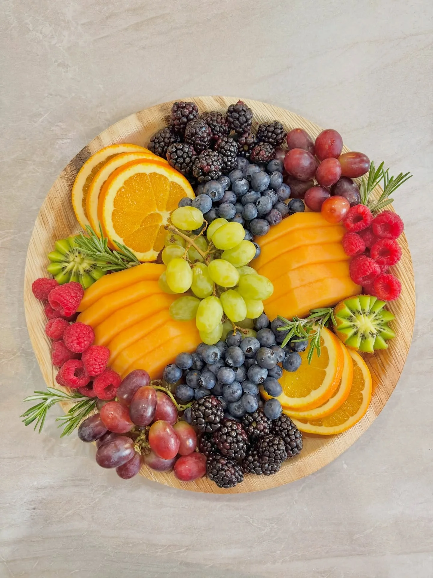 Need a fresh option on the table? 🍍

Our fruit-only platters are perfect for meetings, wellness events, baby showers, or when you just want something fresh + beautiful 🤩🍓🍇🍊

📍Las Vegas | Visit cheesensnackerslv.com to inquire
.
.
.
#charcuterie