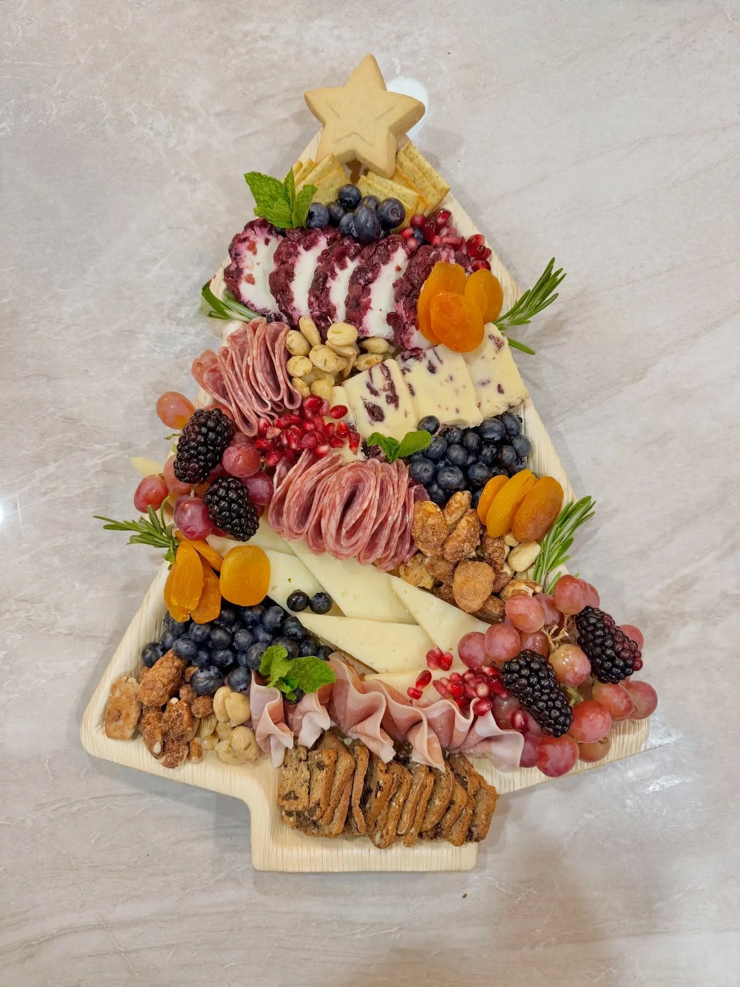 If it&rsquo;s Christmas Eve, we&rsquo;re probably building tree boards 🎄🧀
And loving every minute of it.

Words cannot express the gratitude we feel for our customers this holiday season 💛

📍Las Vegas | Visit cheesensnackerslv.com to inquire
.
.
