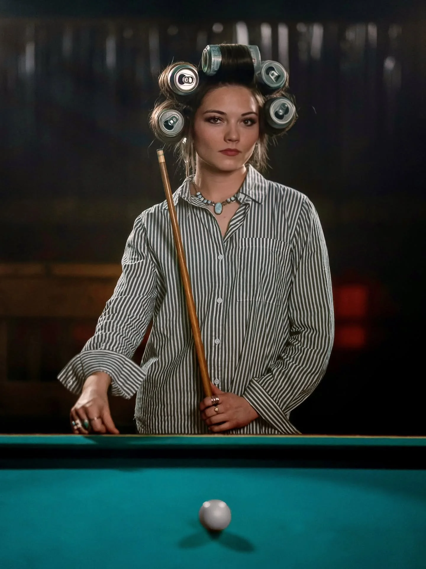 The most dm'd msg is people loving Grace's hair 🍻

#portrait #barn #vintage #calgaryphotographer #yycvideographer