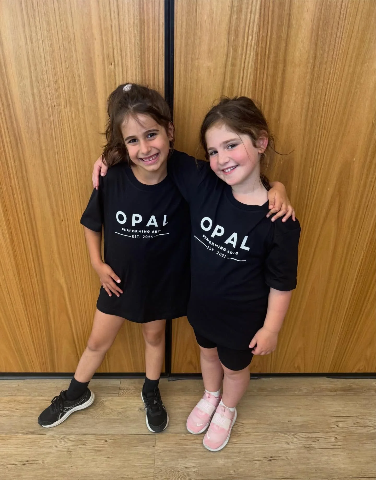 🚨 NEW UNIFORM ALERT 🚨 

All smiles because our brand new tees are here! Best of friends, Eden and Florence looking fabulous in their Hip-Hop class ✨