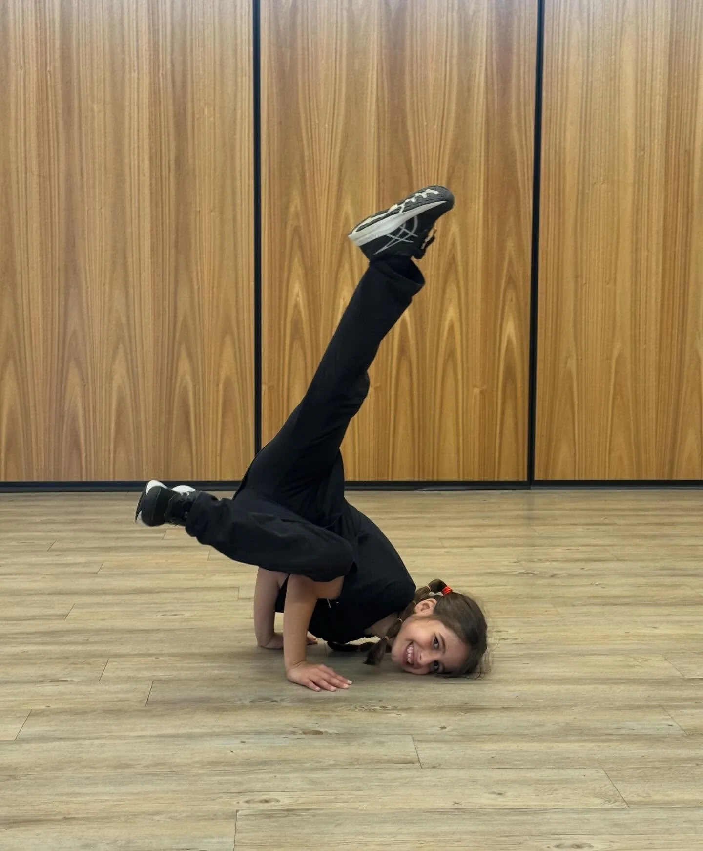 Eden hitting her baby freeze like a pro in Hip-Hop 🔥

She picked this up so quickly and hasn&rsquo;t stopped practicing since!