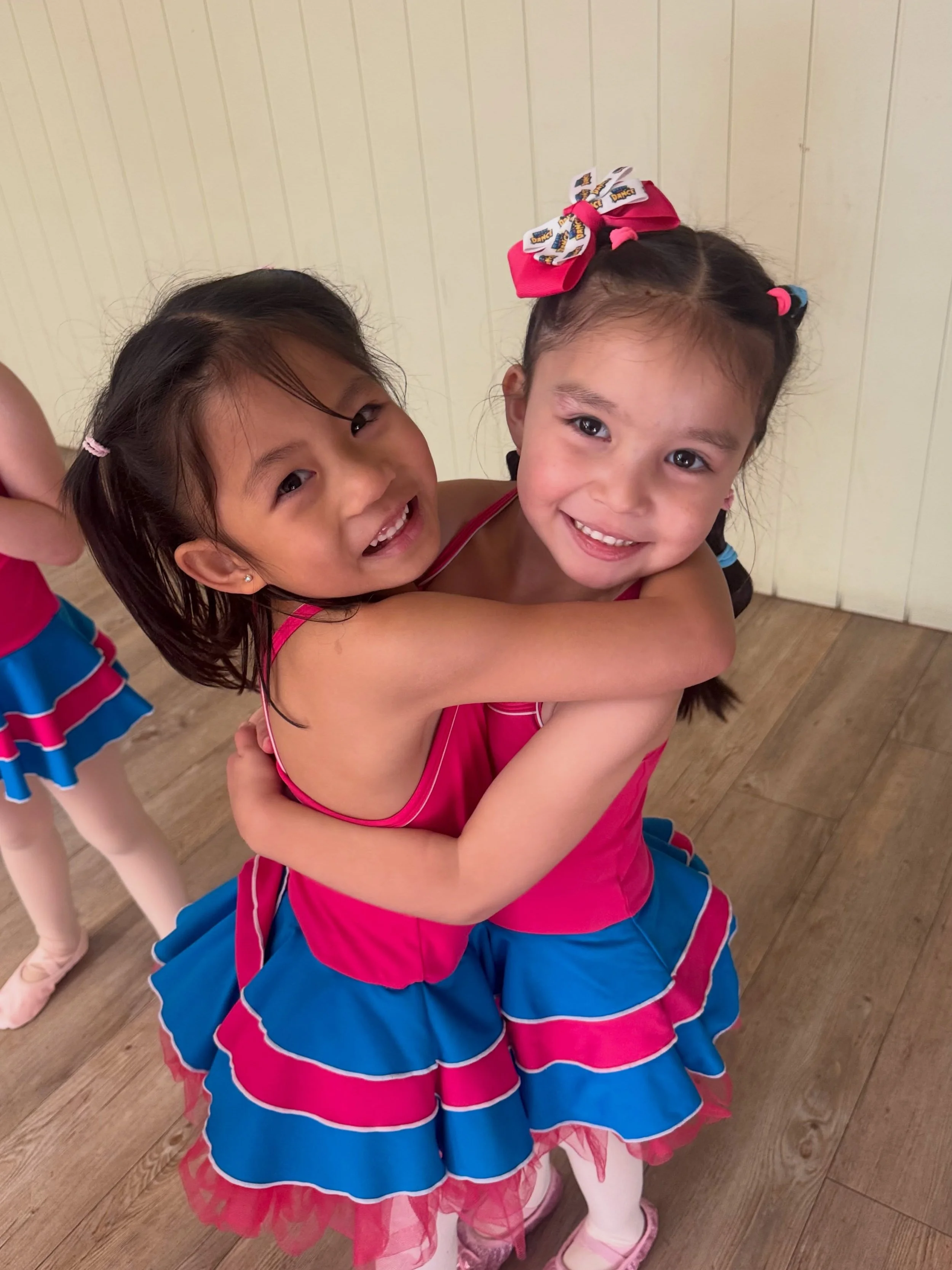 Sometimes our dance friends just need some extra cuddles 🥰