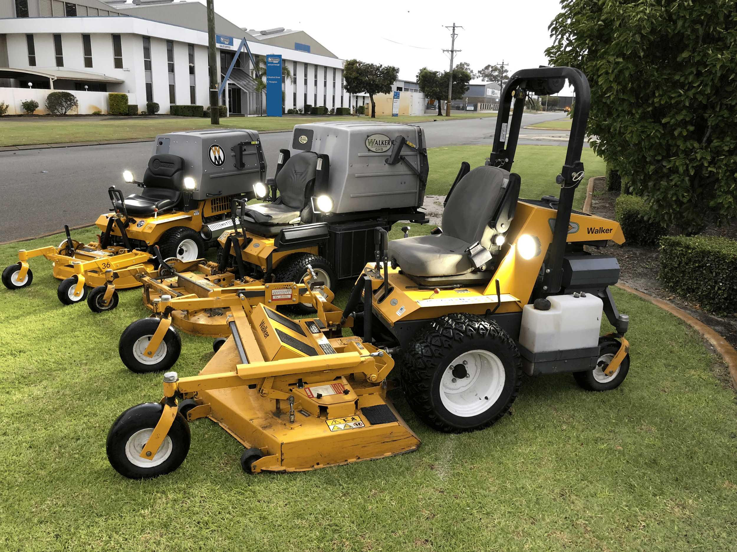Large Scale ruff & 4WD Mowing