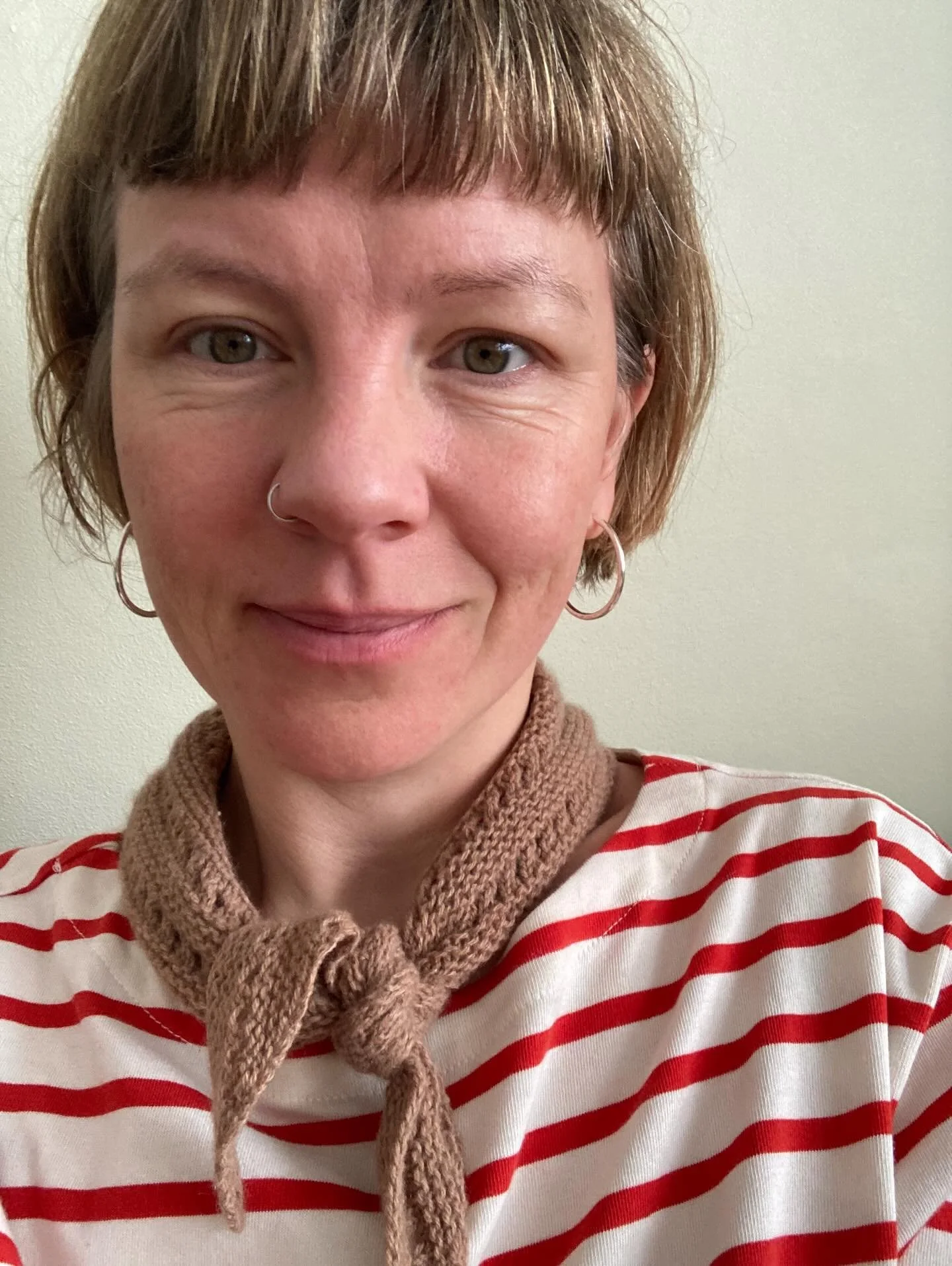 Kender du en mor, der kunne bruge omsorg i efterf&oslash;dselstiden? Eller er du selv den mor?

En mor, der mangler en rum, til at beskrive hvad det er hun oplever.

En mor, der b&aring;de er lykkelig og ulykkelig p&aring; en og samme tid.

En mor, d