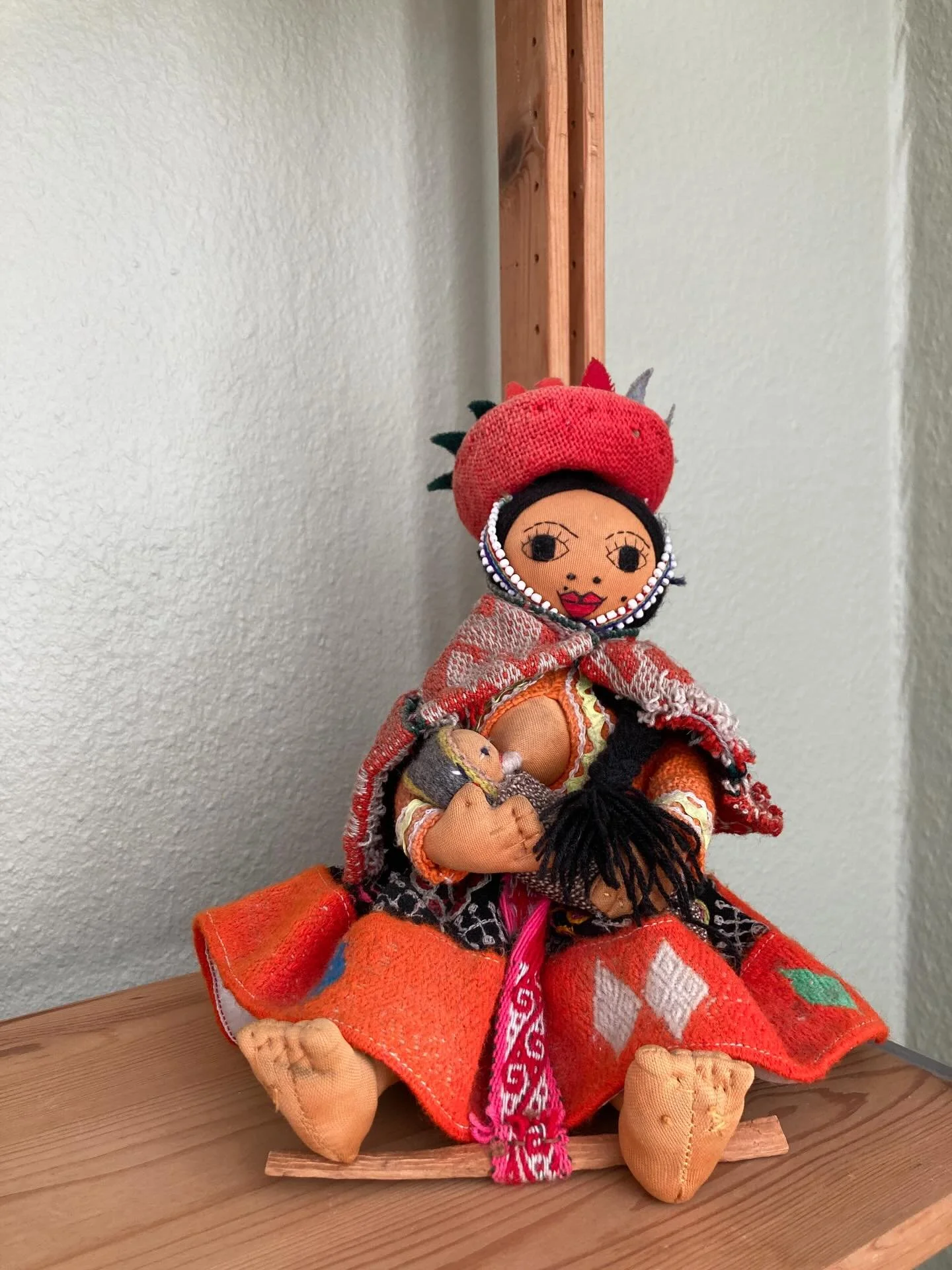 ✨ Sorg i moderskabet er ikke en fejl, det betyder at det, der var f&oslash;r ogs&aring; bet&oslash;d noget.

Jeg tror at langt de fleste af os har f&oslash;lt den der nagende fornemmelse af sorg i forbindelse med at vi bliver m&oslash;dre. Ikke fordi