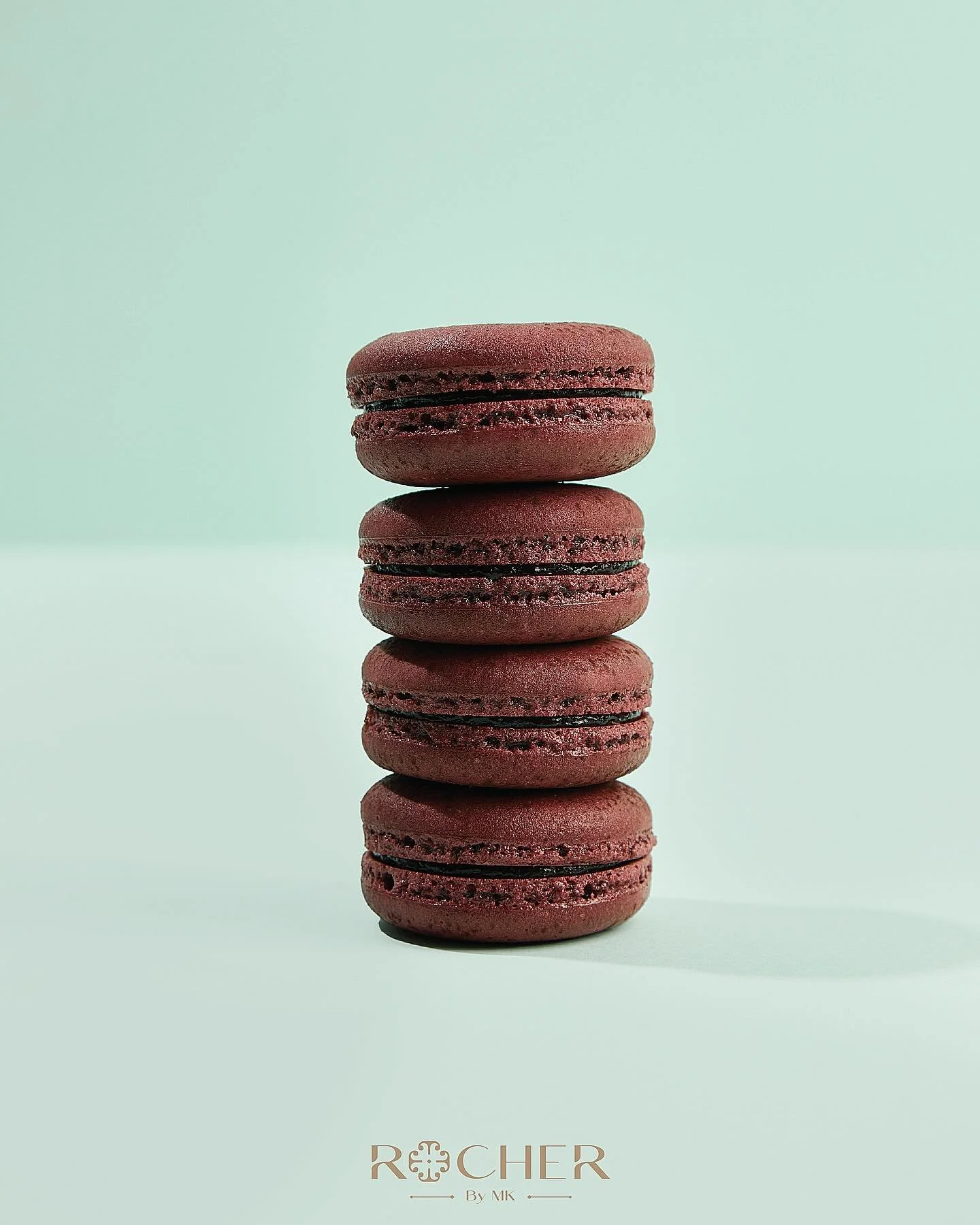 أضفوا لمسةً من الرقي والاكتشاف إلى يومكم مع فيچ ريفيري ماكرون الجديد&hellip; مزيج يأسر الحواس! 💜
Add a touch of elegance and novelty to your day with the new Fig R&ecirc;verie Macaron &mdash; a blend that captivates the senses!