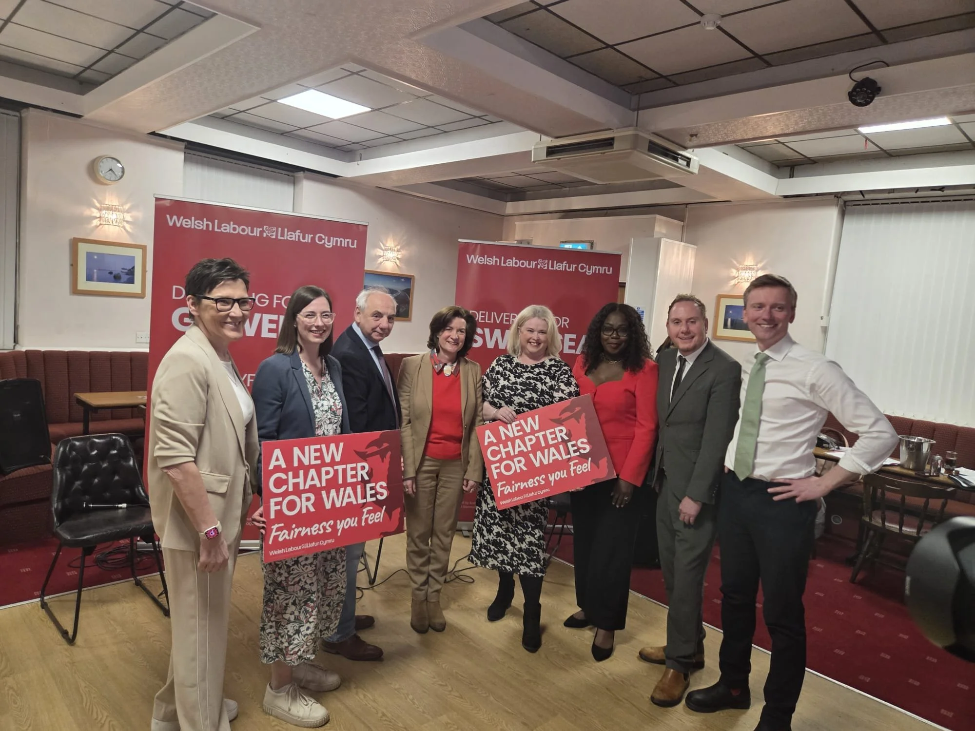 A wonderful Gŵyr/Abertawe event last night at the fantastic Penlan Social Club. An inspirational contribution from the First Minister, a great Q&amp;A with my friend Tonia, and many thanks to Lesley and Jeff Walton for the quiz.

We also enjoyed what