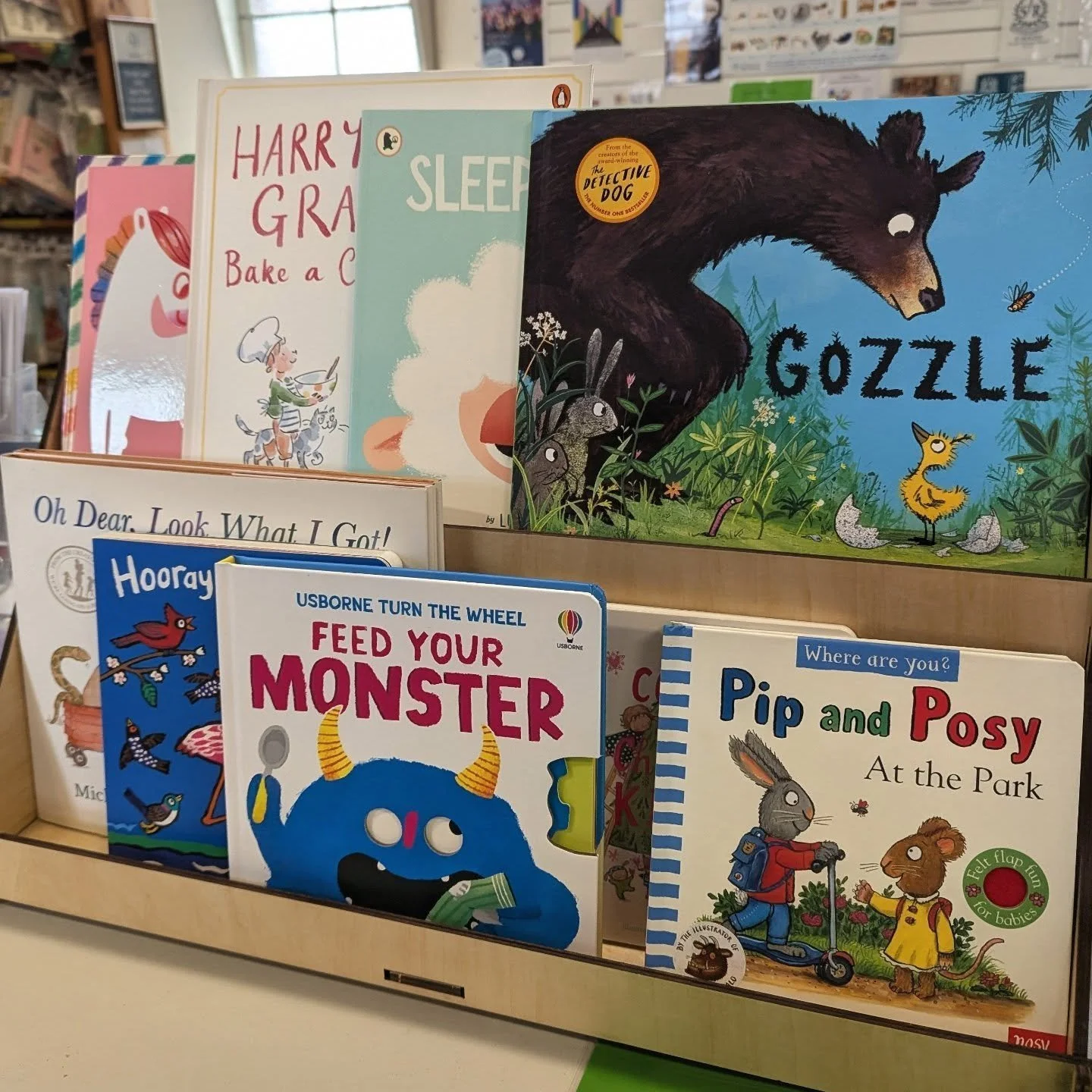 @jeffreysbooks as proud community partners of @stonnington_toy_library have a lovely display of books for sale in the toy library. 

They've been selected to be
🎁 Gift for a child 
👶🏼 To celebrate baby's first Christmas 
🎂 Birthday gift 
✈️ Trave