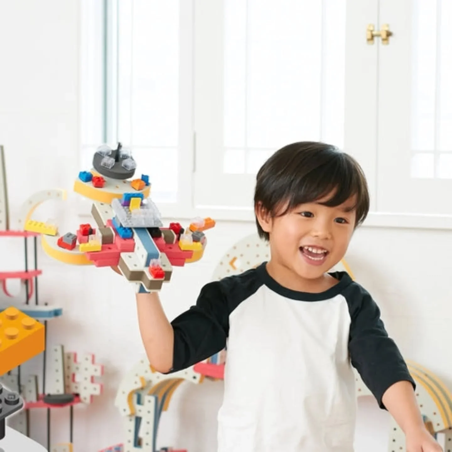 BAKOBA Foam Construction is coming soon to @stonnington_toy_library 

👷🏼&zwj;♀️Seen at Melbourne Toy Fair 
Bakoba from @stemtoy1  is a foam construction toy...tough, durable, quiet, flexible, fun!! 
 
🟠Designed in denmark
🟣 Compatible with Lego 
