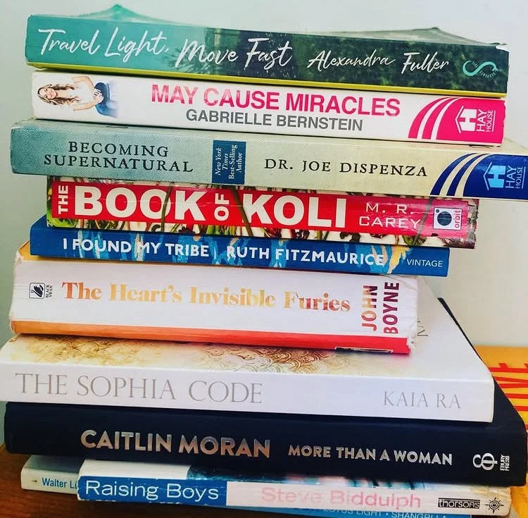 happy-hour-coaching-the-glamour-normality-blog-books.jpeg