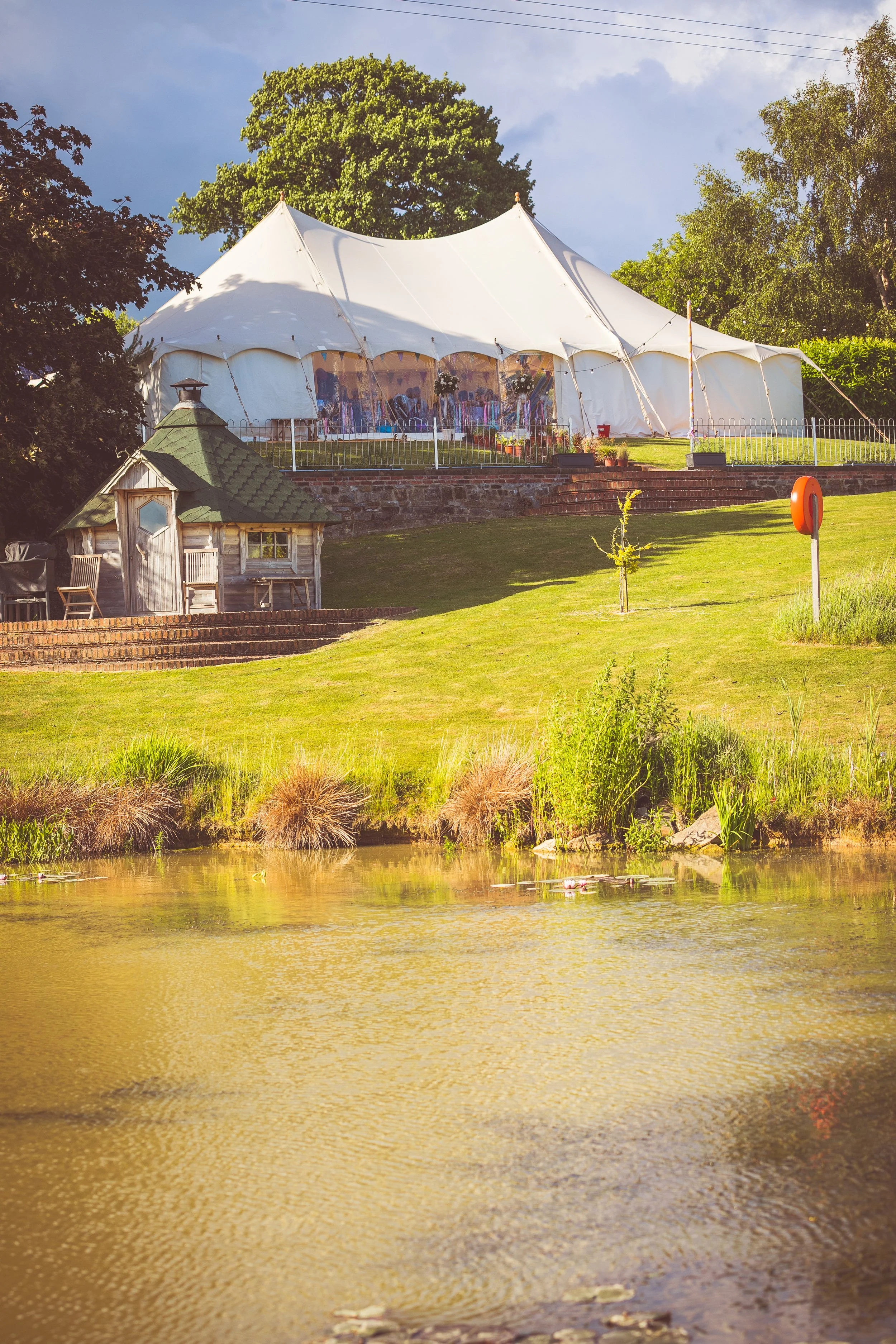 9m x 15m Wedding Marquee: A Comfort-First Guide to Traditional Pole Marquee Layouts