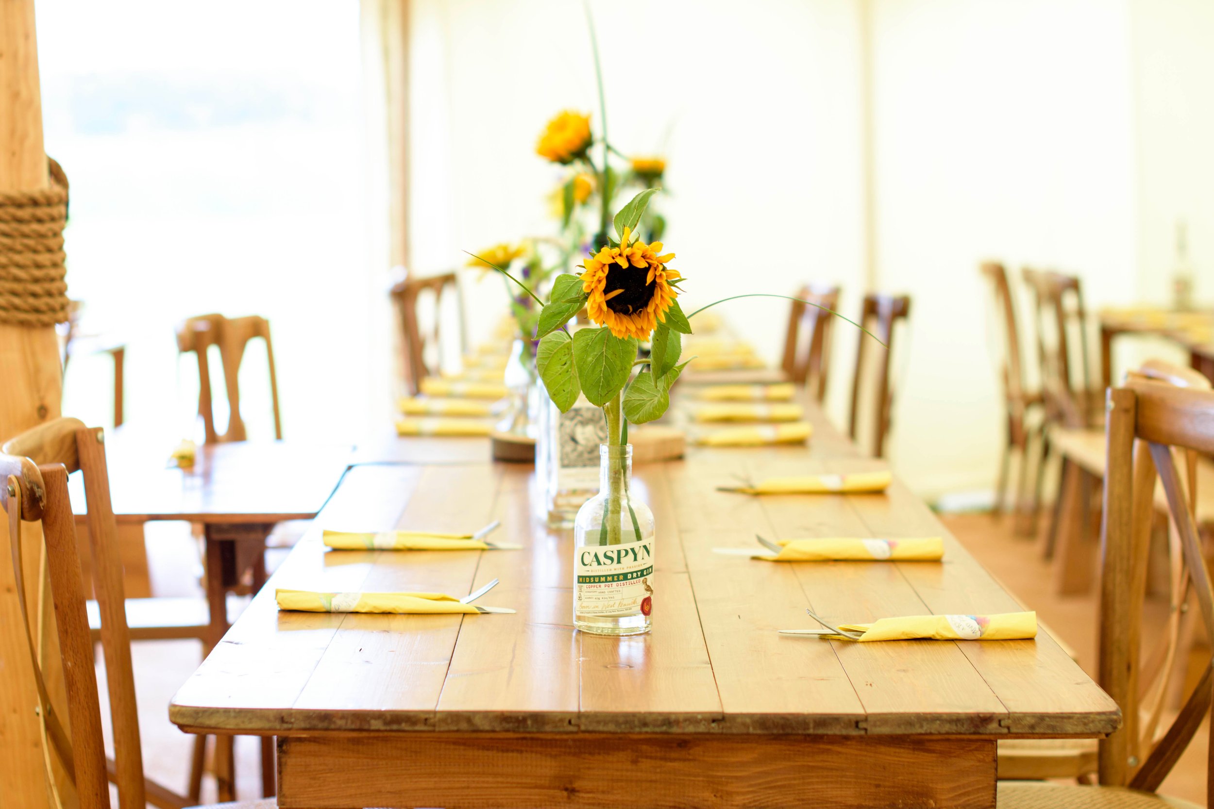 What Size Marquee Do I Need for 50, 80, 150 or 270 Guests?