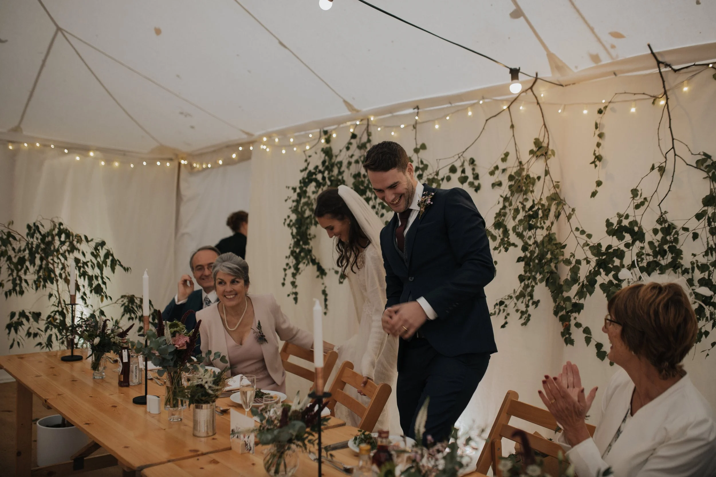 Head wedding table in a marquee