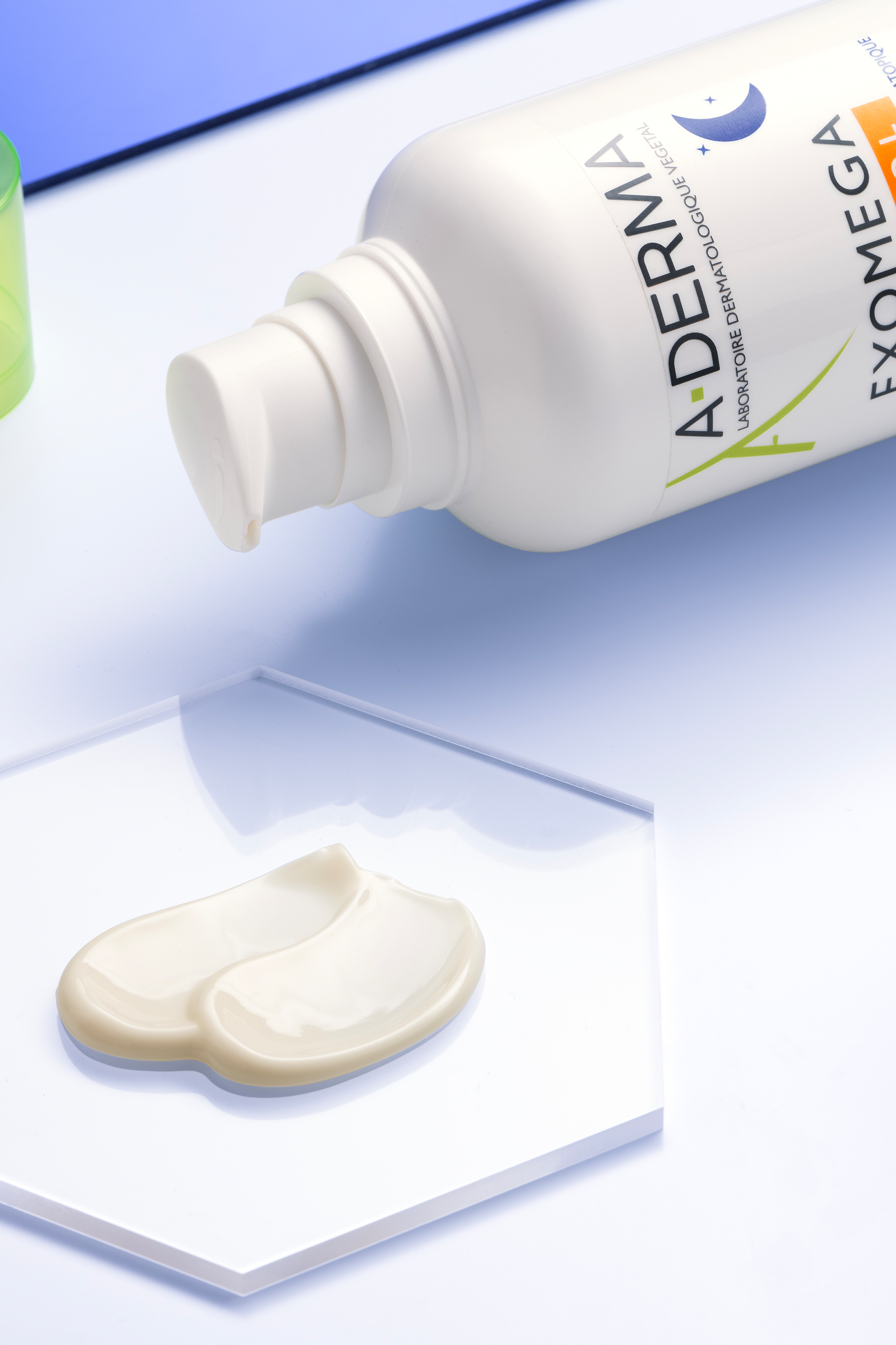 Aderma-vertical_0006_A-DERMA-TOP-shoot-nuit-0811.png