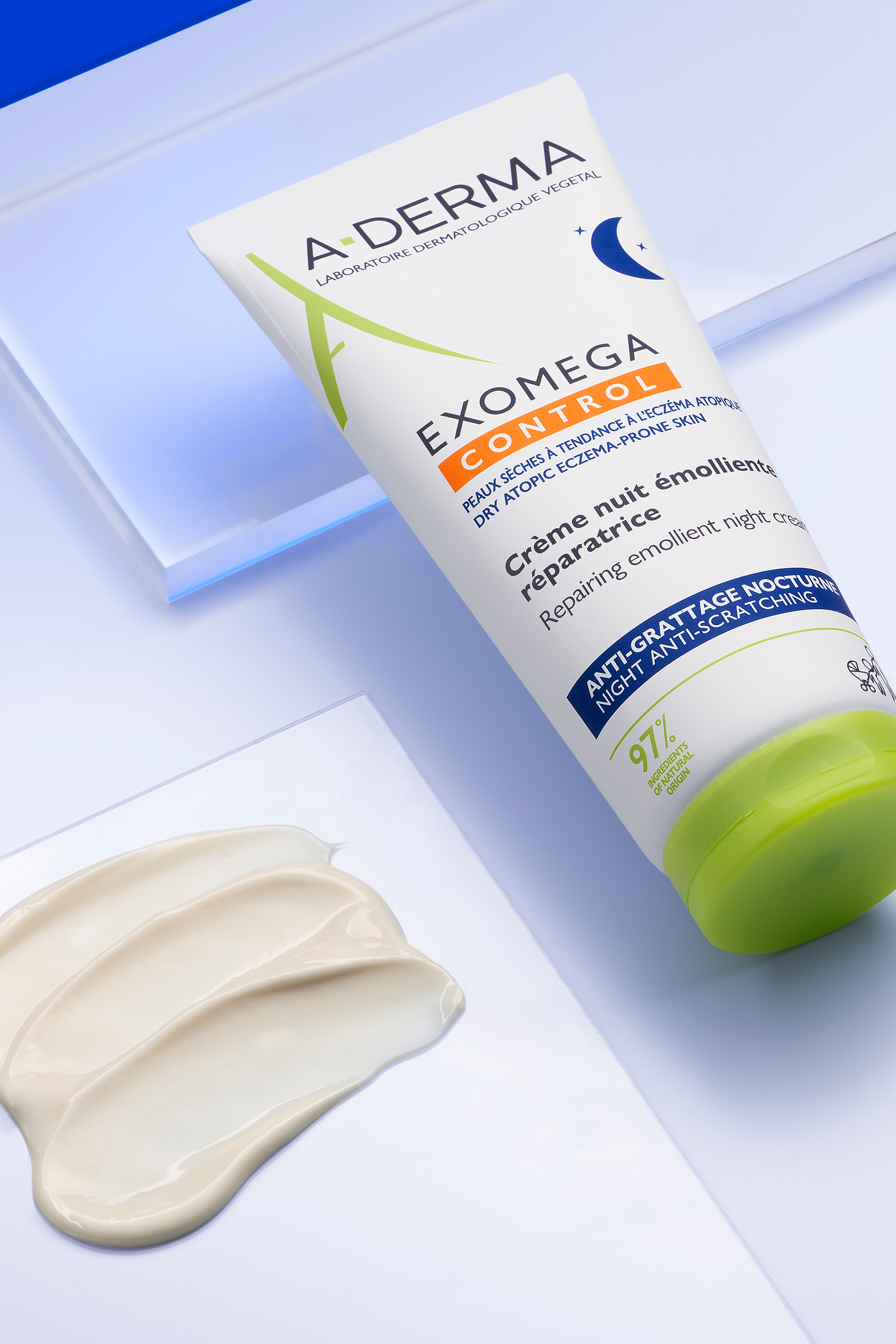 Aderma-vertical_0005_A-DERMA-TOP-shoot-nuit-0857.png