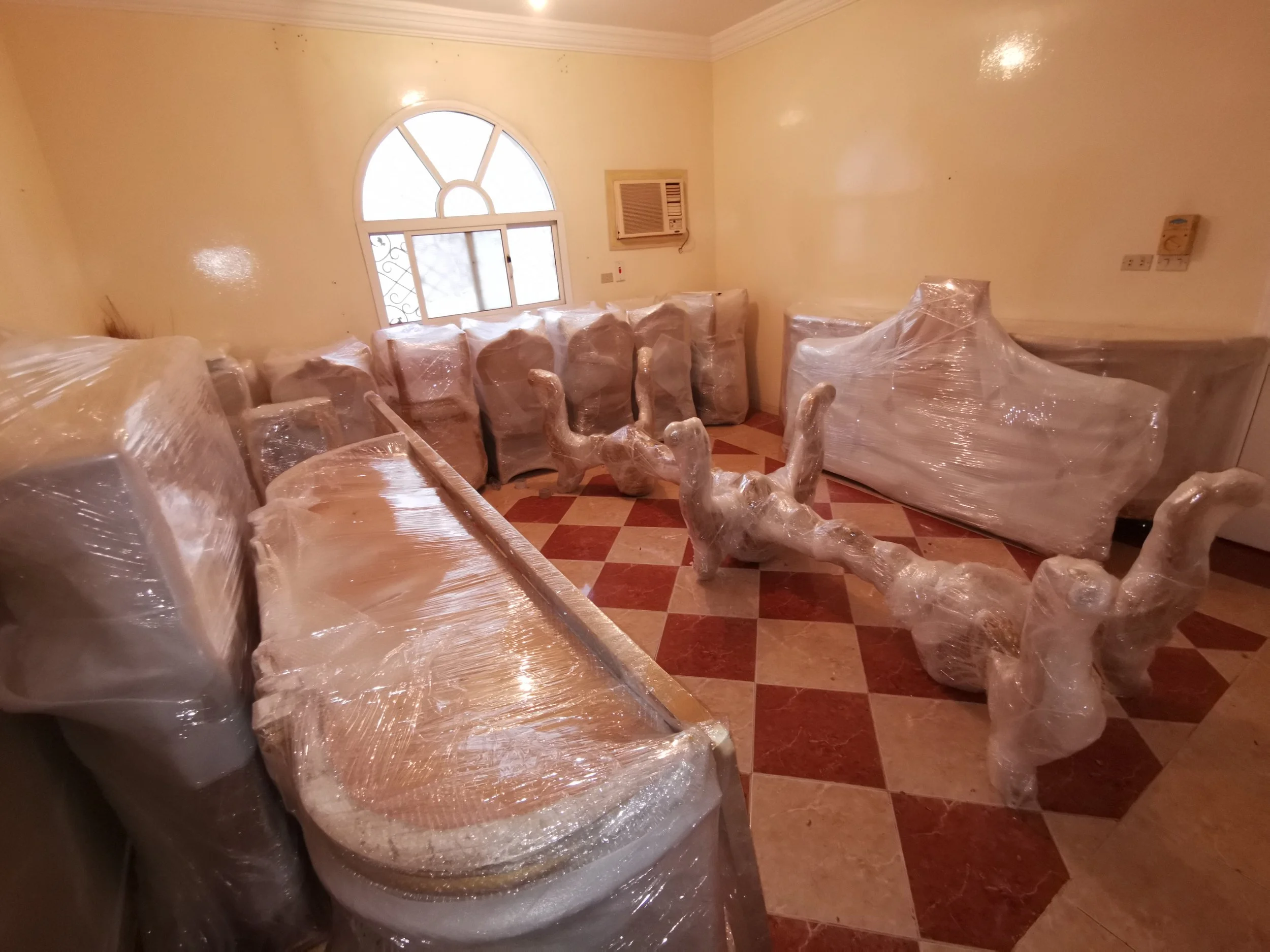 مؤسسة السهام السريعة الفاخرة المتحدة لنقل العفش بالدمام والخ

تُعد مؤسسة من انقل العفش بالدمام ونقل عفش الخبر ونقل عفش القطيف، حيث تقدم حلولًا متكاملة لنقل الأثاث بكل احترافية وأمان داخل المنطقة الشرقية. نحرص على تقديم خدمة موثوقة تلبي احتياجات الأفر